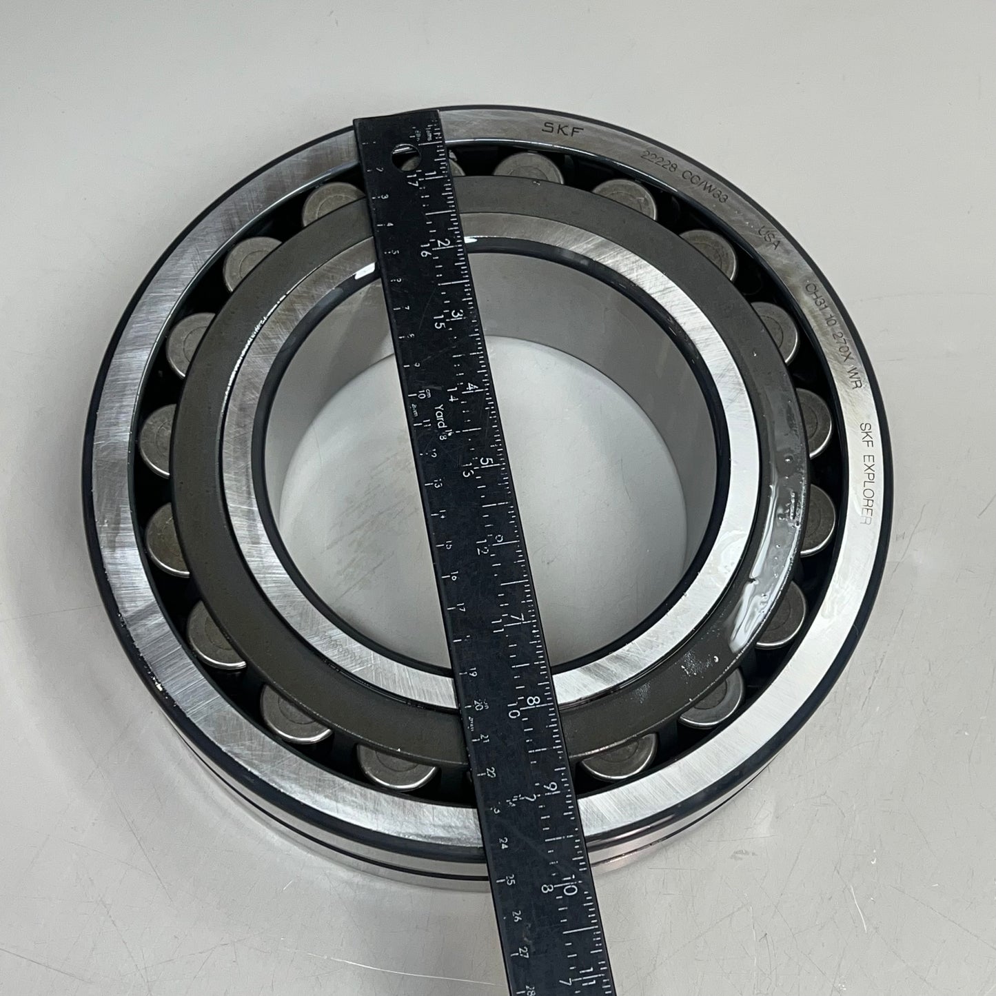 SKF Spherical Roller Bearings 140mm X 250mm X 68mm Silver 22228-CC- W33