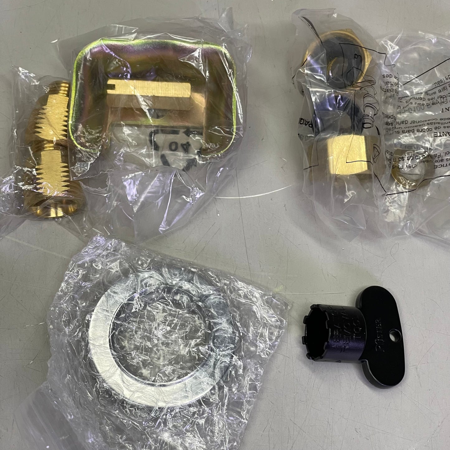 PFISTER Brislin Single Control Bathroom Faucet Polished Chrome LG42-BI0C