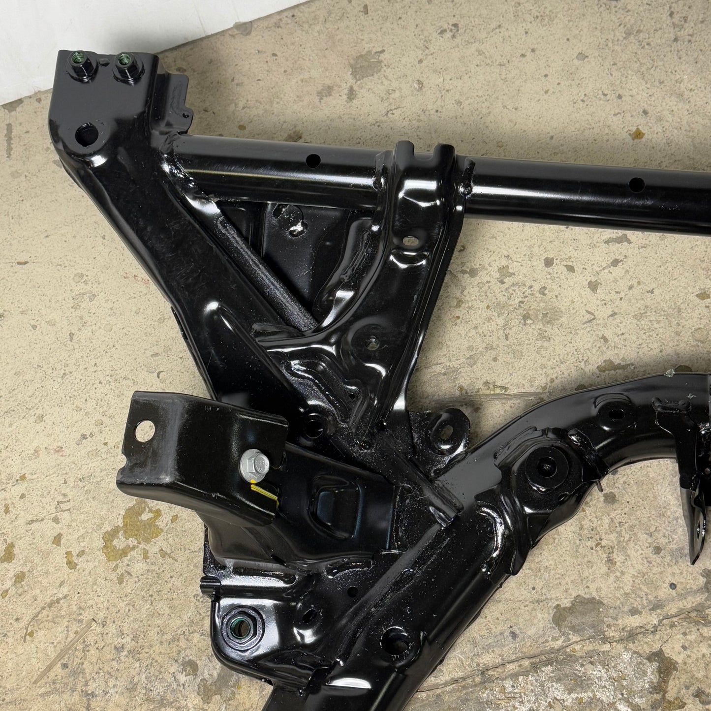 DYNA-MIG 1 Front Subframe Assembly Sz 44” L x 30” H Black Y FSF