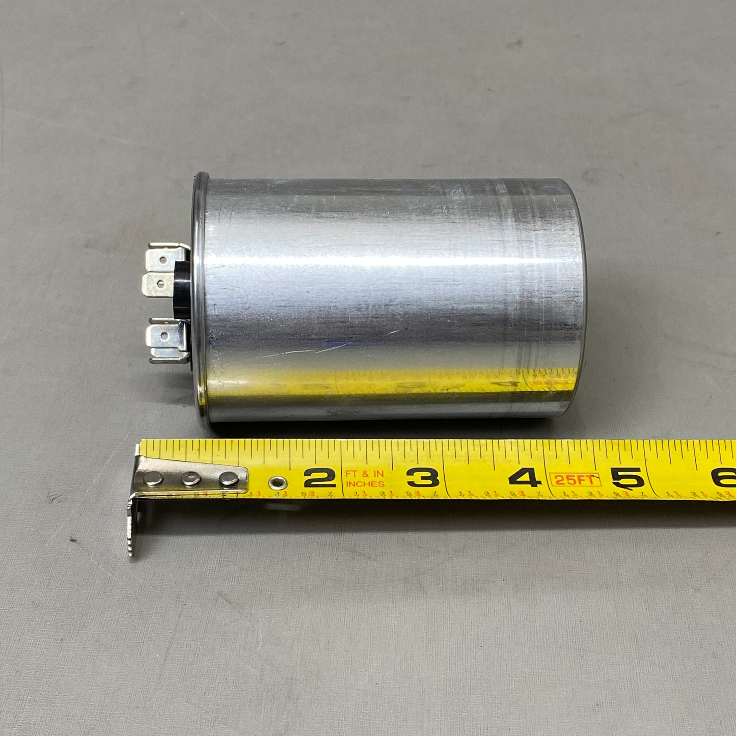 TITAN PRO Motor Run Capacitor 2.5"x3.74" Grey TRCFD4575