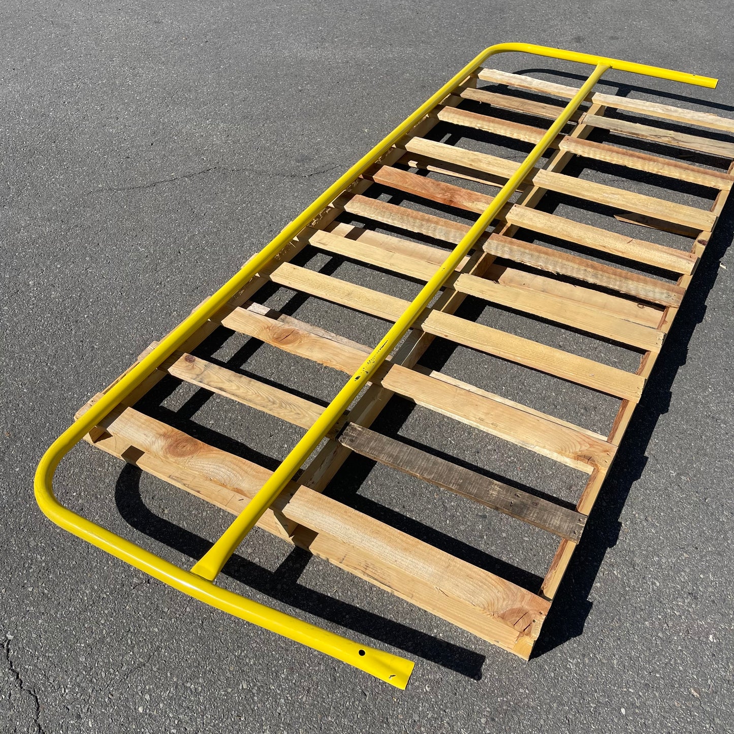 ZA@ Pallet of GARLOCK RailGuard Bases and Gate, Yellow 124"x41" (AS-IS)