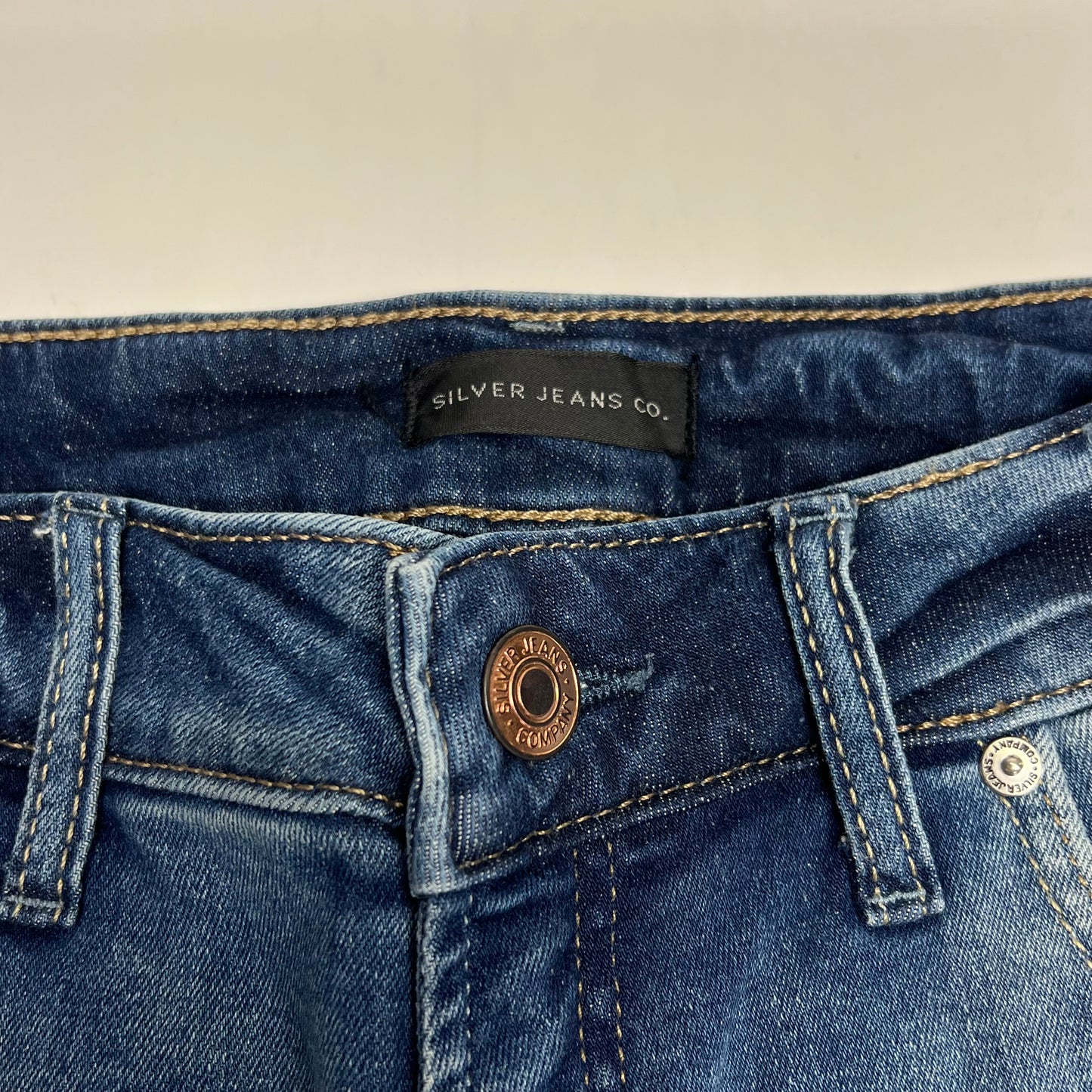 SILVER JEANS CO. Elyse Curvy Fit Mid Rise Bermuda Shorts Women's Sz 27 Indigo