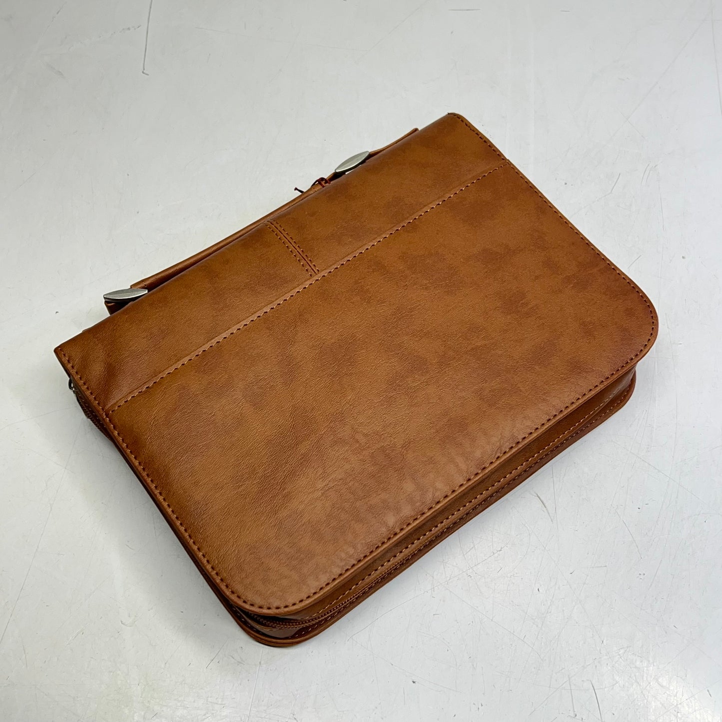 CHRISTIAN ART GIFTS Faux Leather Bible Cover W/ Badge 7"x10" Honey-Brown BBL541