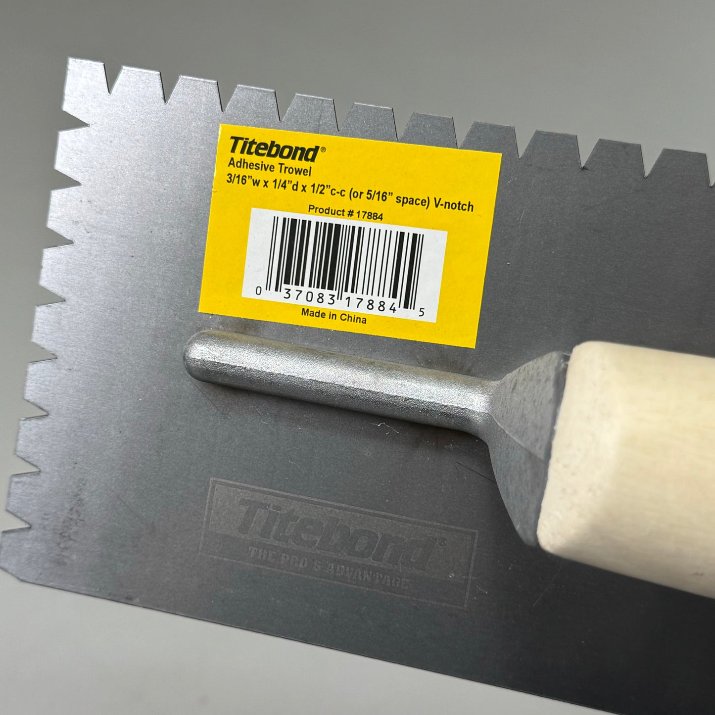 ZA@ TITEBOND Adhesive Trowel 3/16"W x 1/4"D x 1/2" c-c V-Notch