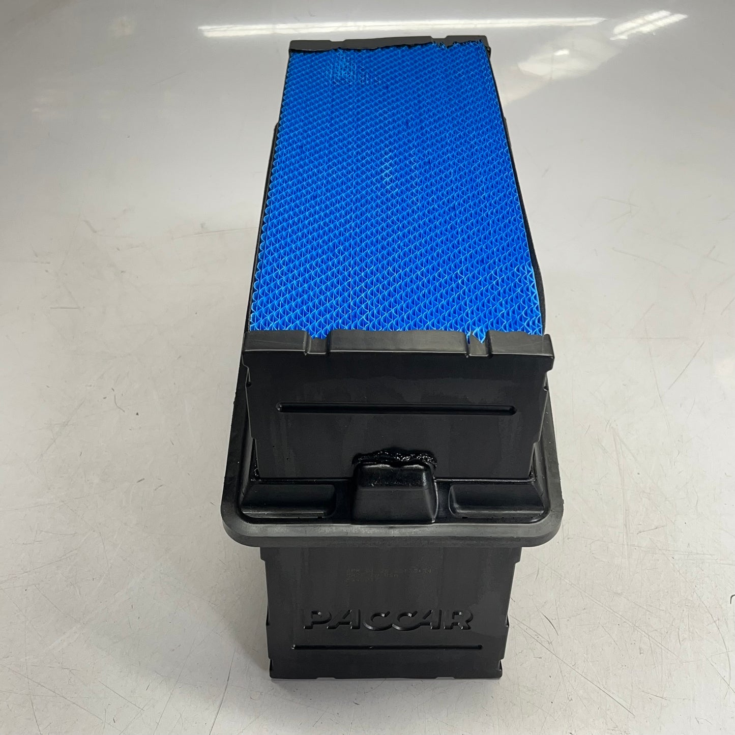 PACCAR Genuine Parts Extended Life Air Filter Engine Air Filter Black P640017