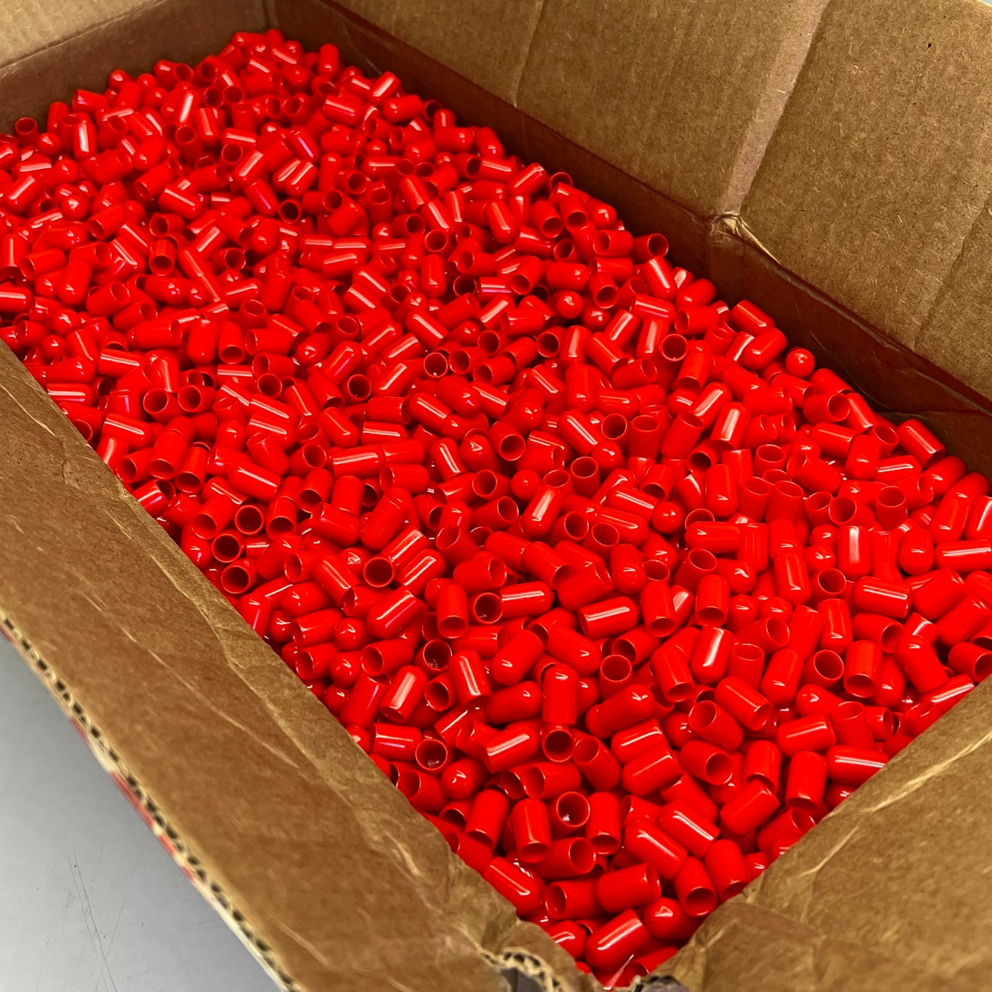 (10,890 PACK) Vinyl STD Cap .325x0.625 Red 9500-011
