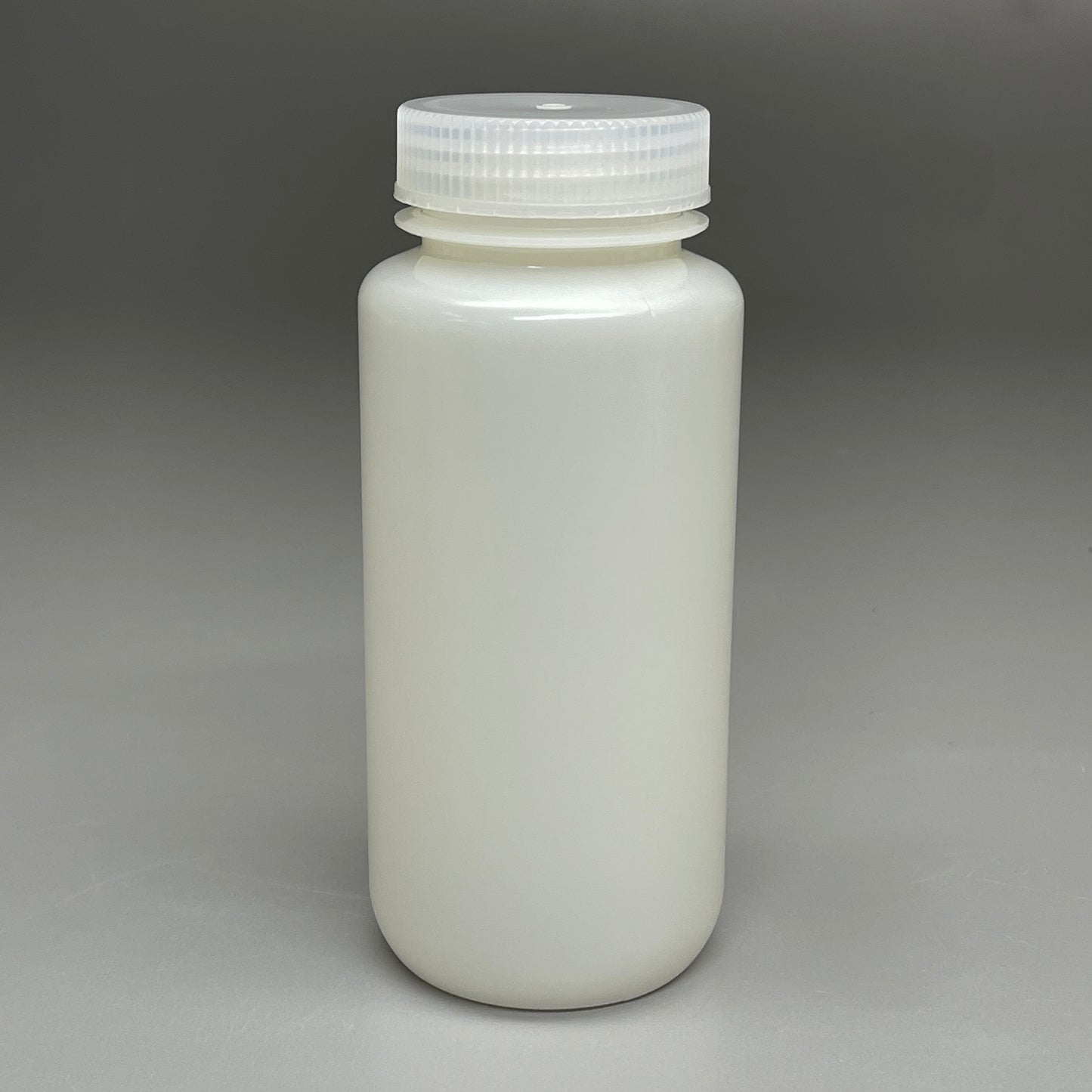 VWR (48 PACK) High Density Polyethylene Wide Mouth Bottle w/ Lid 500ml 41004-114