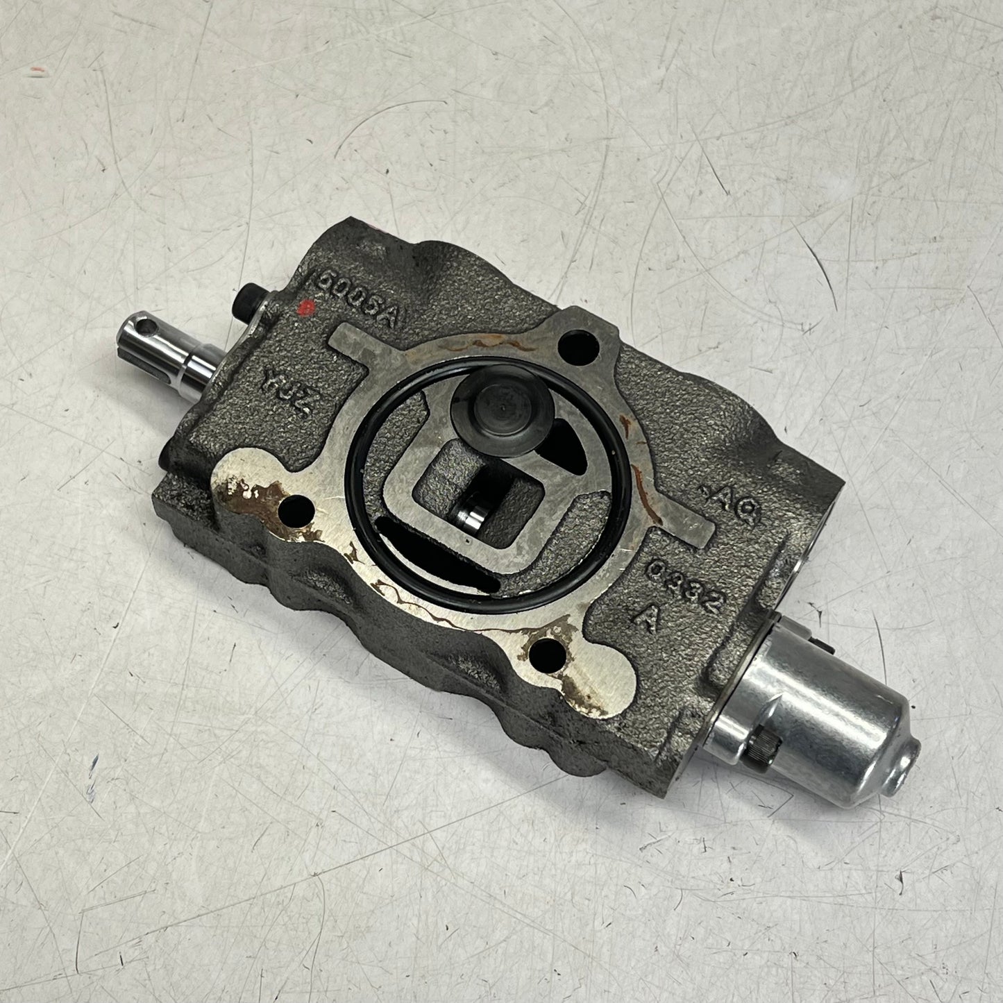 HUSCO Hydraulic Valve Section 5000 Series 3000 PSI Operating Pressure 5002-A1