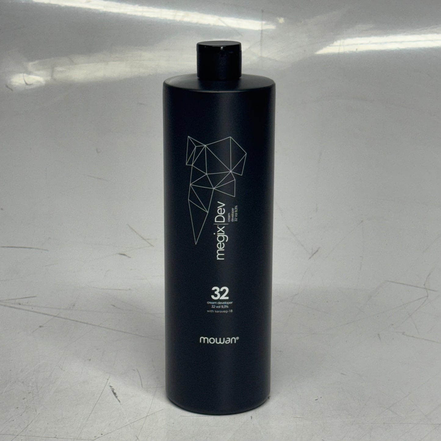 MOWAN MEGIX DEV Cream Developer 32Vol 9.3% with Keraveg-18 33.6 fl oz.