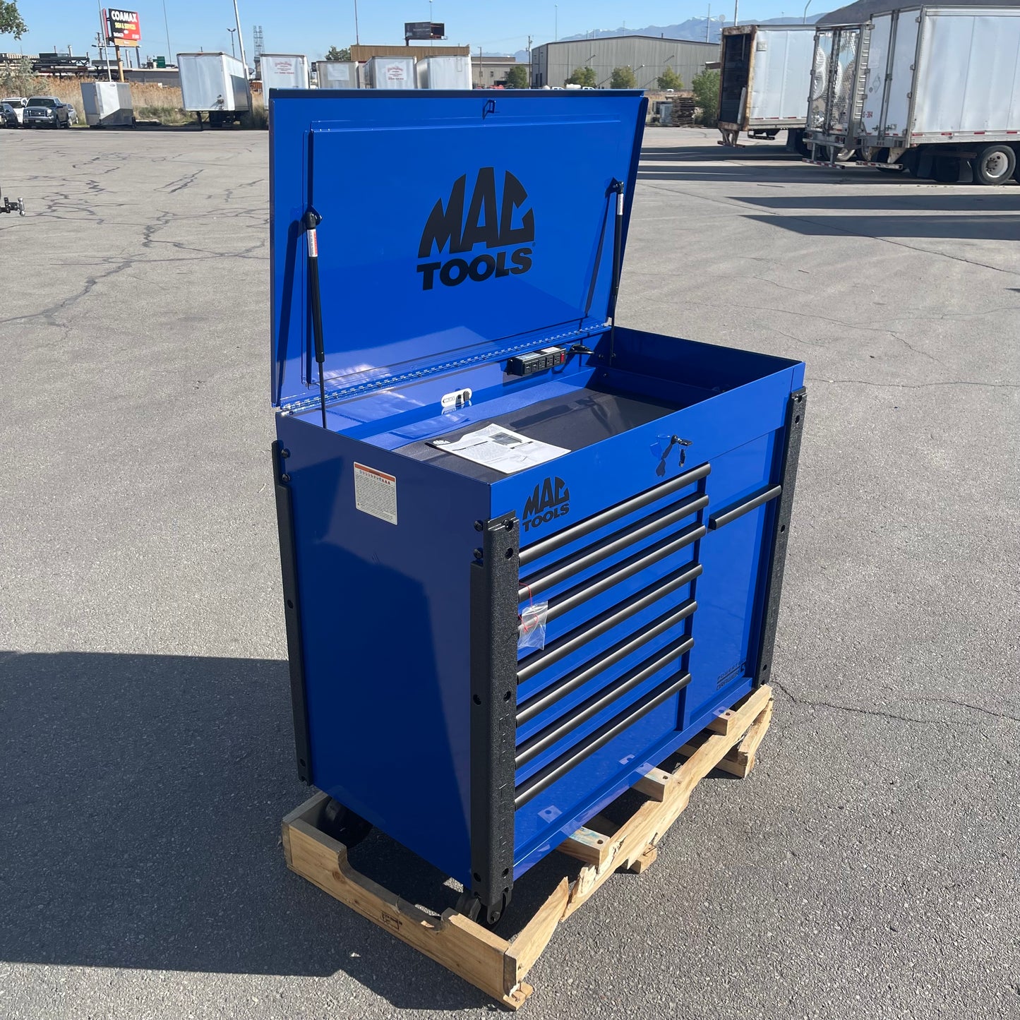 MAC TOOLS Vertical Power 7 Drawer Drop Top Cart 49” Blue UC4925VPD-BL