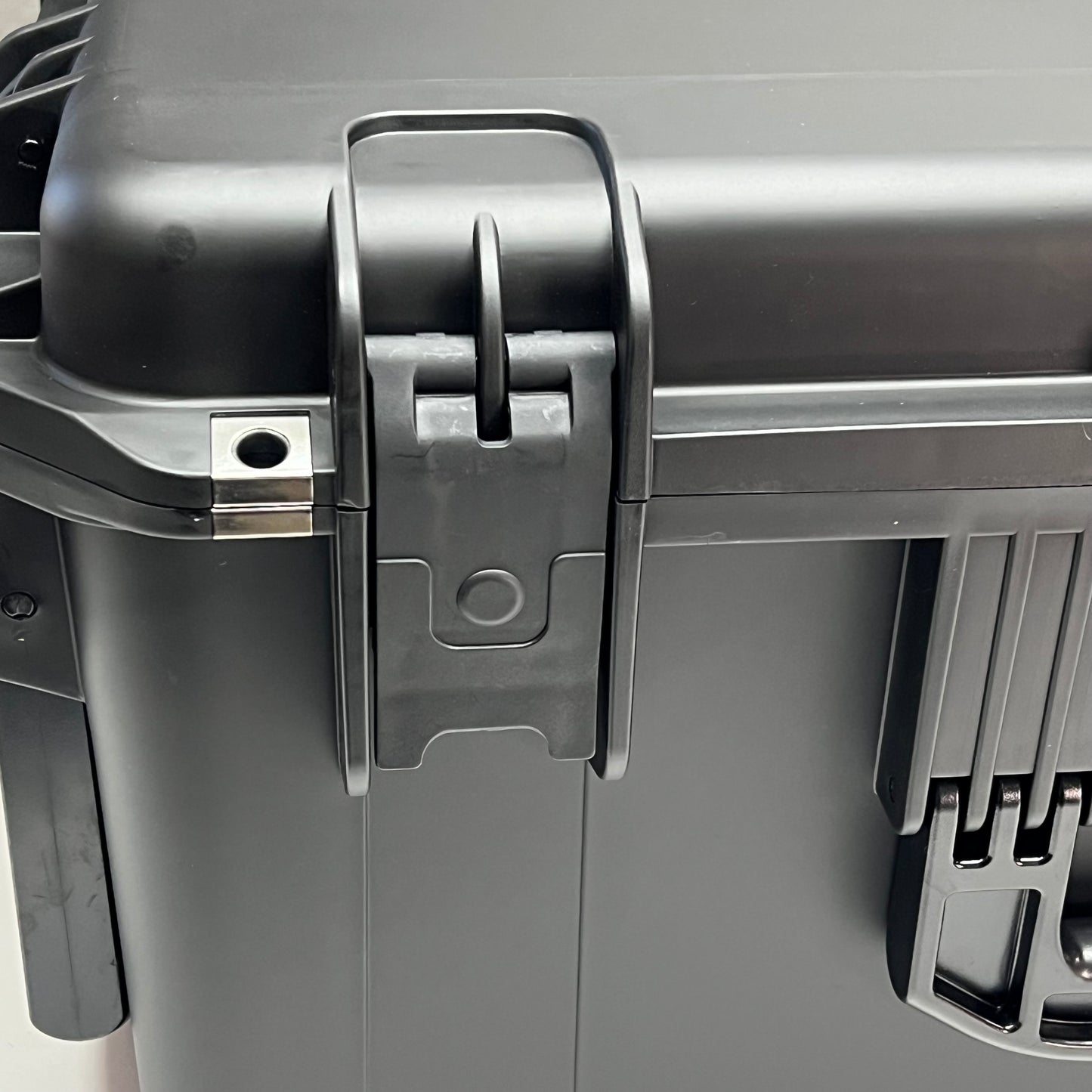 SKB I Series Case Ultra High Strength Heavy Duty Handles 33x22x12.75" 301|9-12