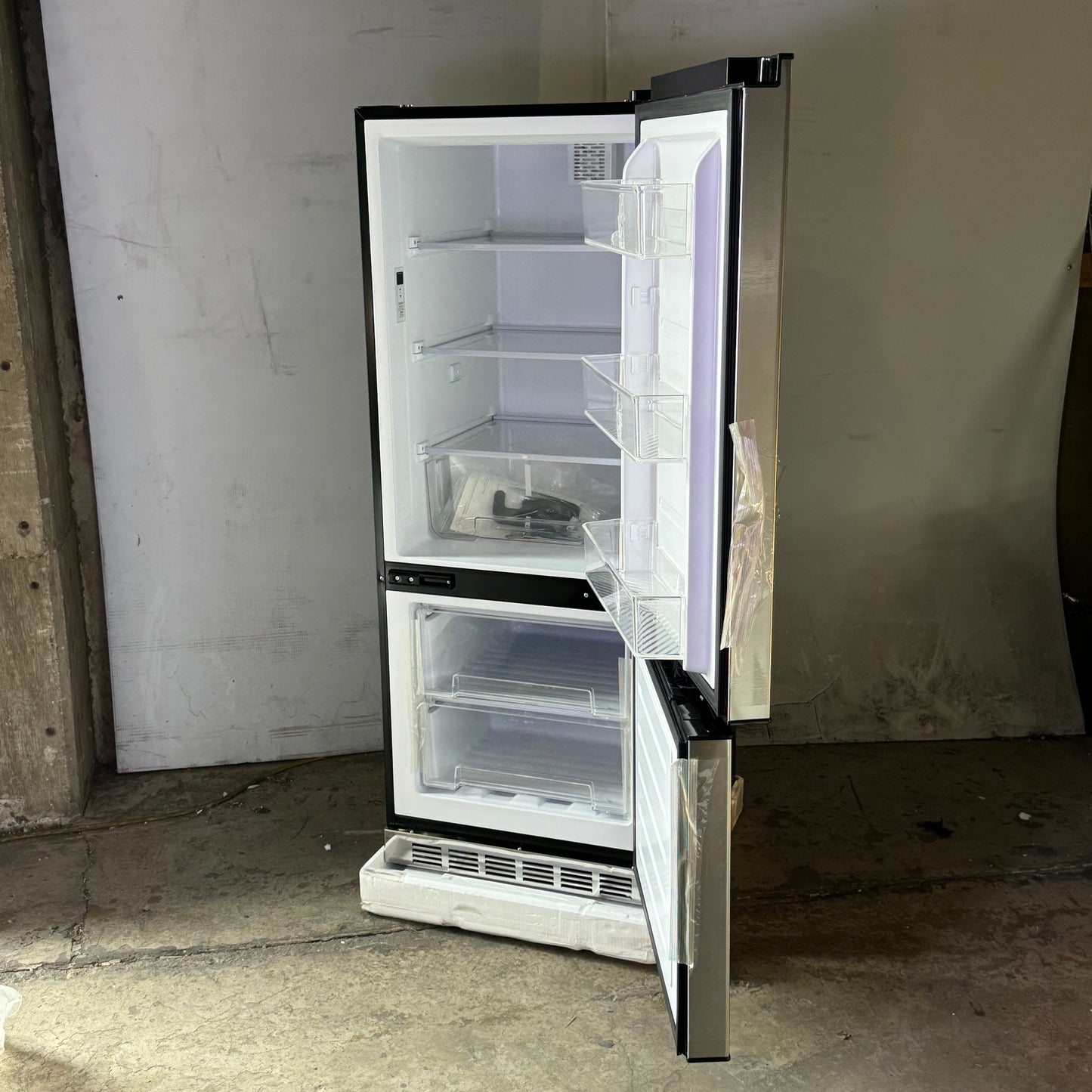 PROFILE RV Refrigerator w/ Freezer Sz 23.6" x 26.6" x 60.4" - PBV10RSTBSS
