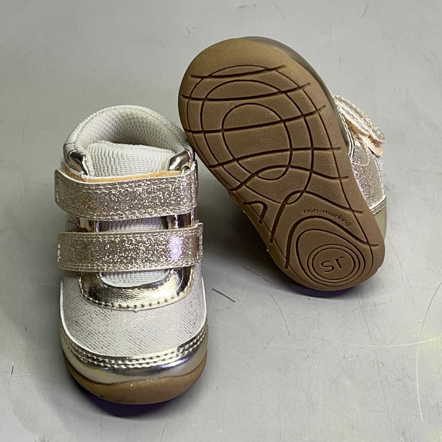 MUNCHKIN By Stride Rite Bennett Style Baby Sneaker Girls Sz 3M Gold MK000202