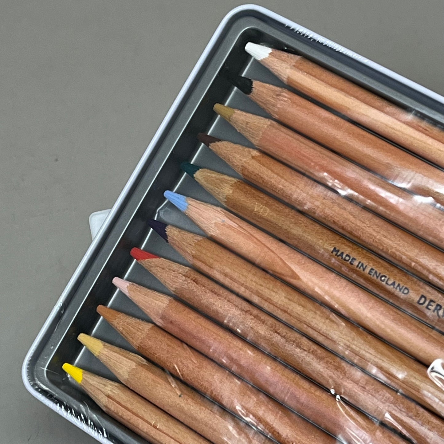 DERWENT (12 COUNT) Lightfast Pencils Water Soluble in Metal Tin Case 2302719