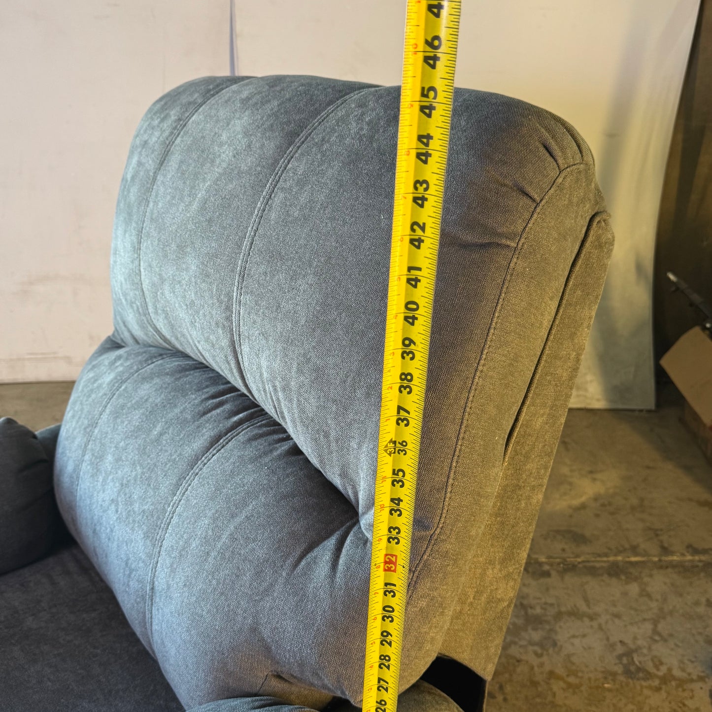 ZA@ Pallet of DAYTON Recline Furniture, Grey 63612-3465