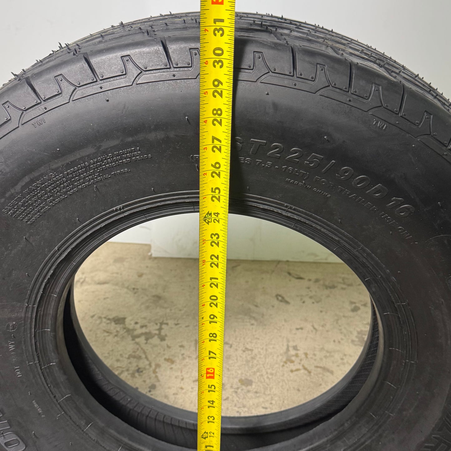 CARLSTAR Sport Trail LH Tire ST225/90D-16 DOT 3924 Black