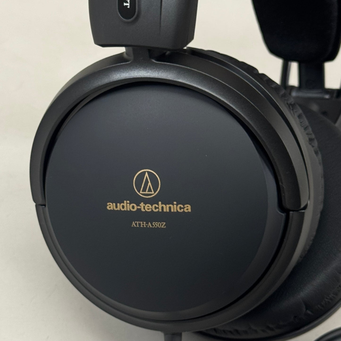 AUDIO-TECHNICA Art Monitor Over Ear Wired Dynamic Headphones Black ATH-A550Z