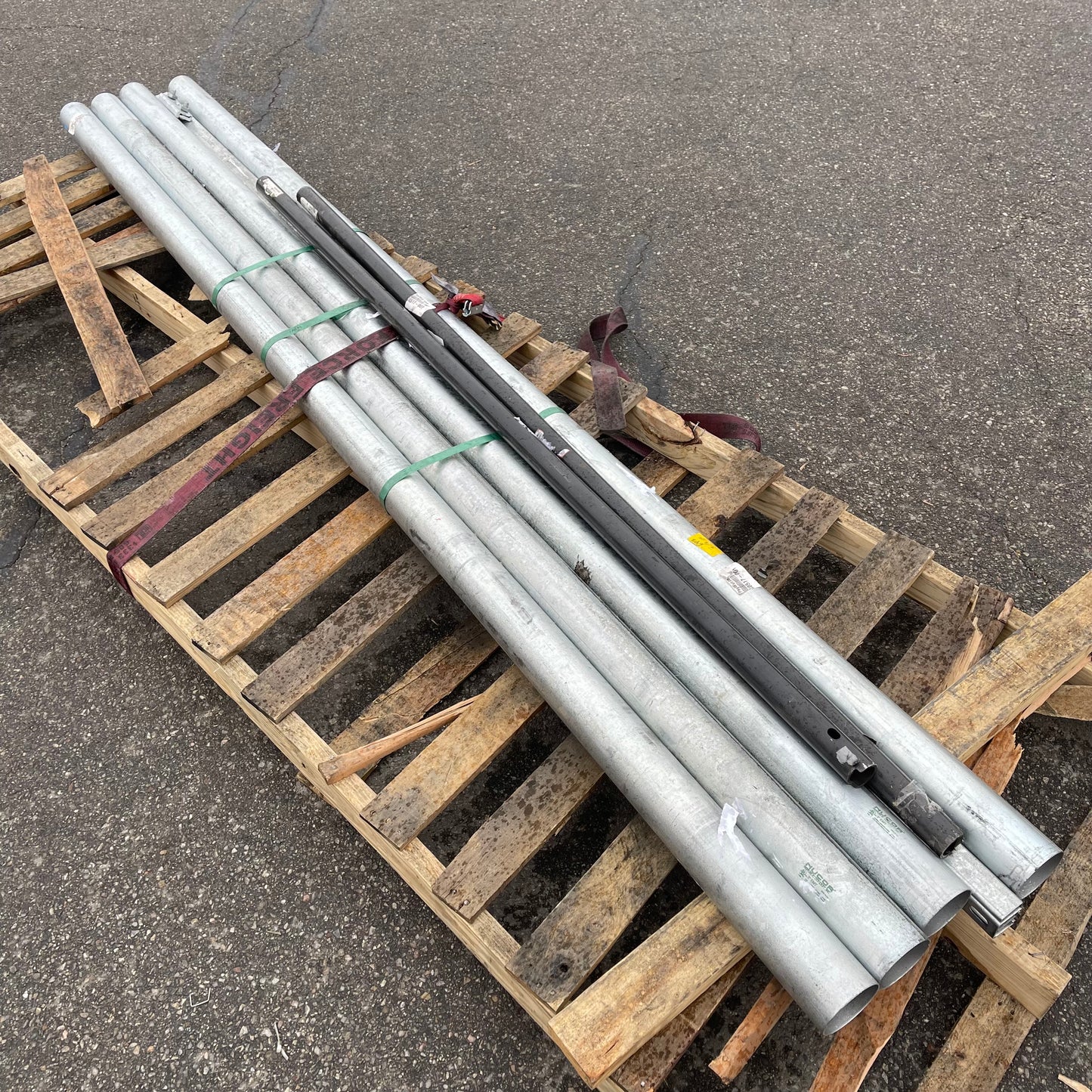 ZA@ Pallet of NUCOR Electrical Metallic Tubing 120” x 3.5” (AS-IS)