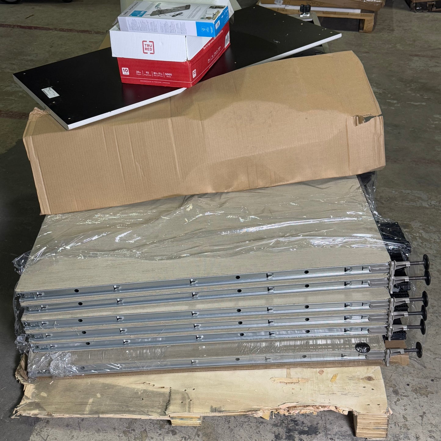 ZA@ Pallet of Office Furniture, Desk, Cubicle Parts, etc. (AS-IS, Pre-Owned)