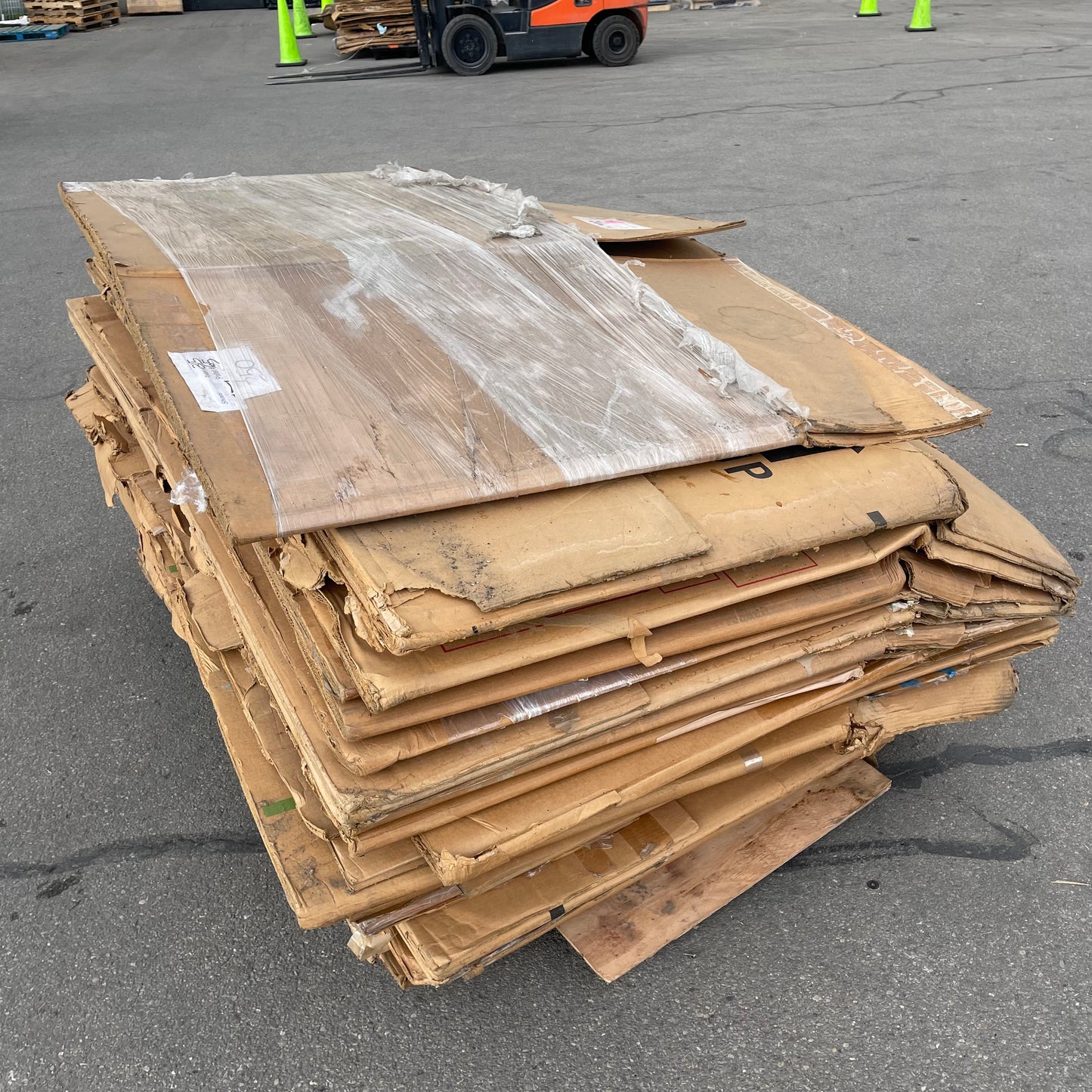 ZA@ Pallet of MIXED Gaylord Boxes (AS-IS)(B)