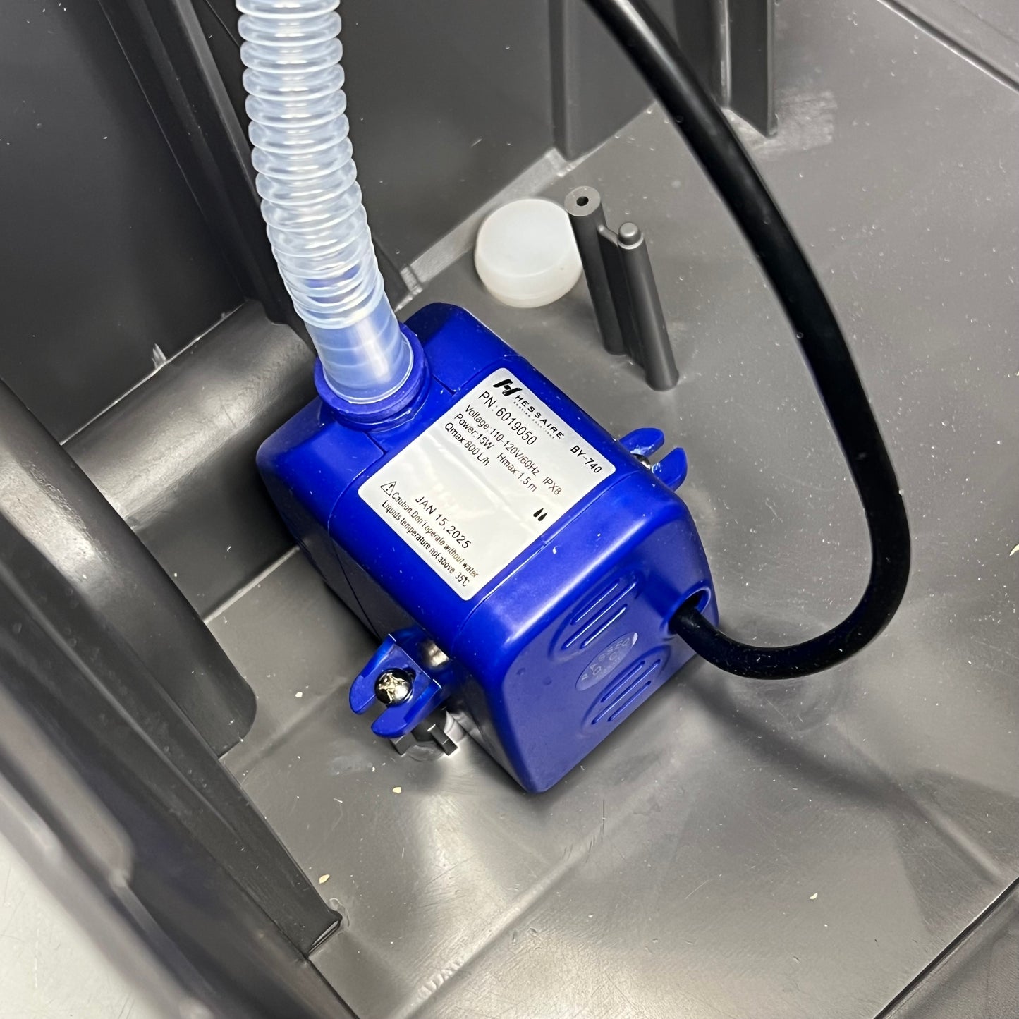 HESSAIRE Portable Evaporative Cooler 1,300 CFM Airflow 500 sq ft Cooling M100-B