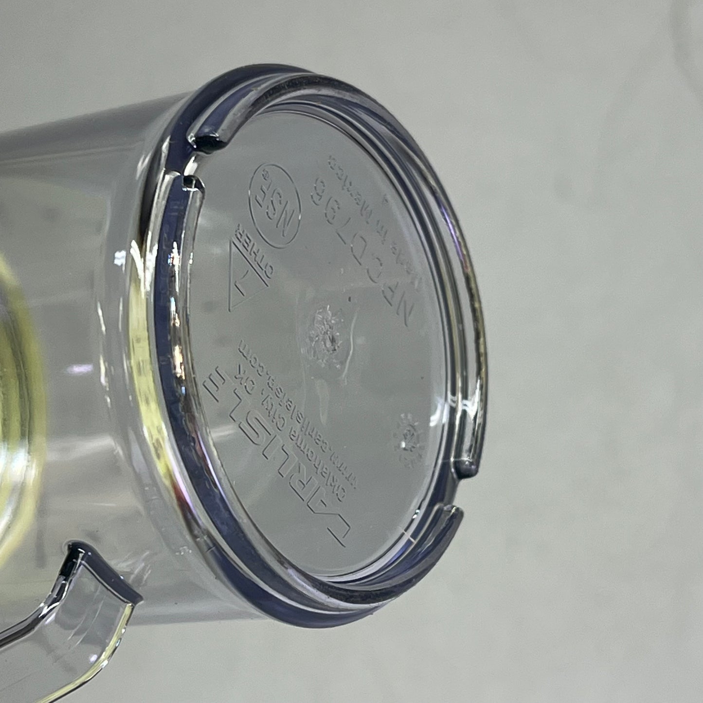 CARLISLE (6 PACK) Polycarbonate Shaker Dredge W/ Lid 4.57mm Holes - 8oz 4260S04