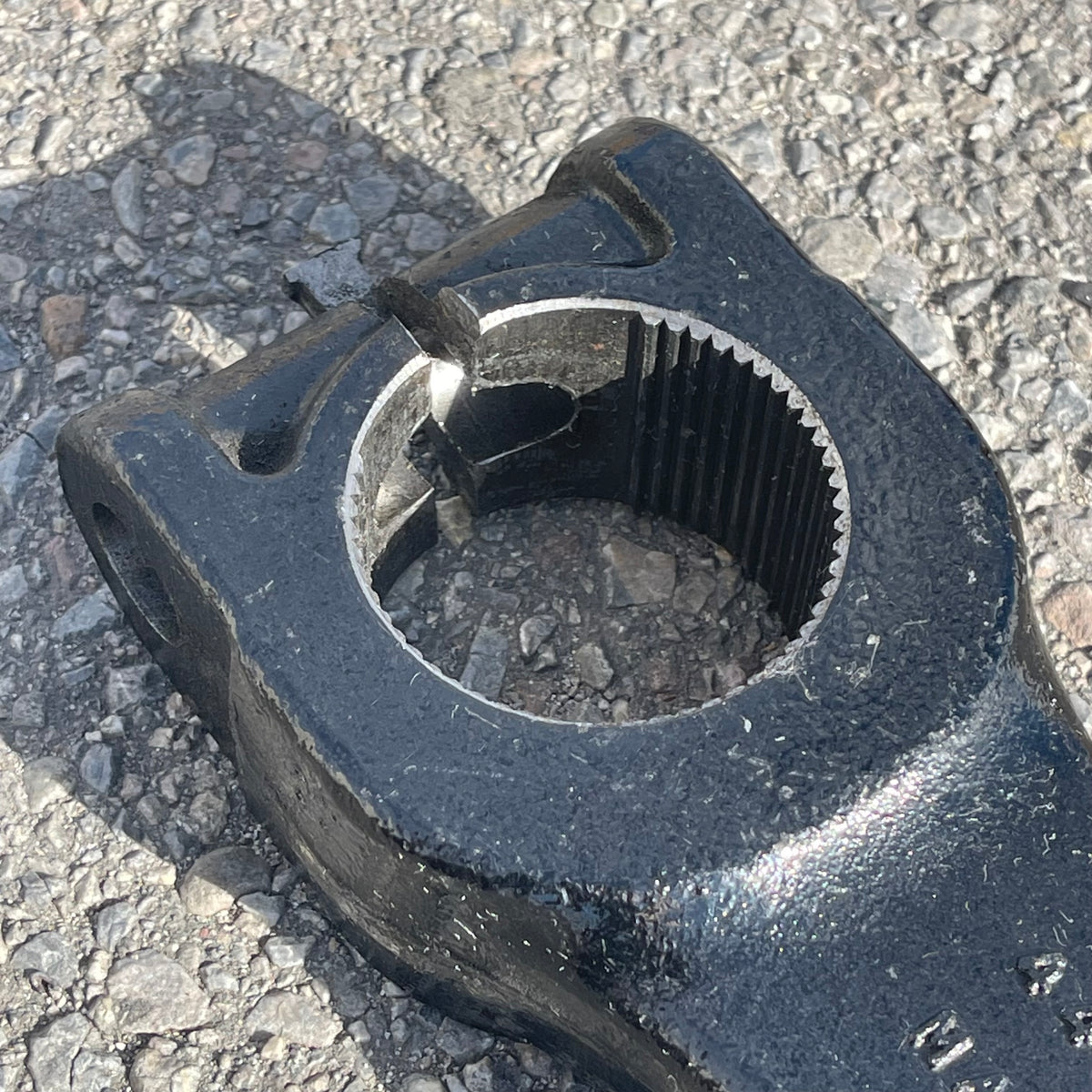 UNBRANDED Steering Pitman Arm 14"x4"x2" Black Steel 448238 P MA16828 (Good)