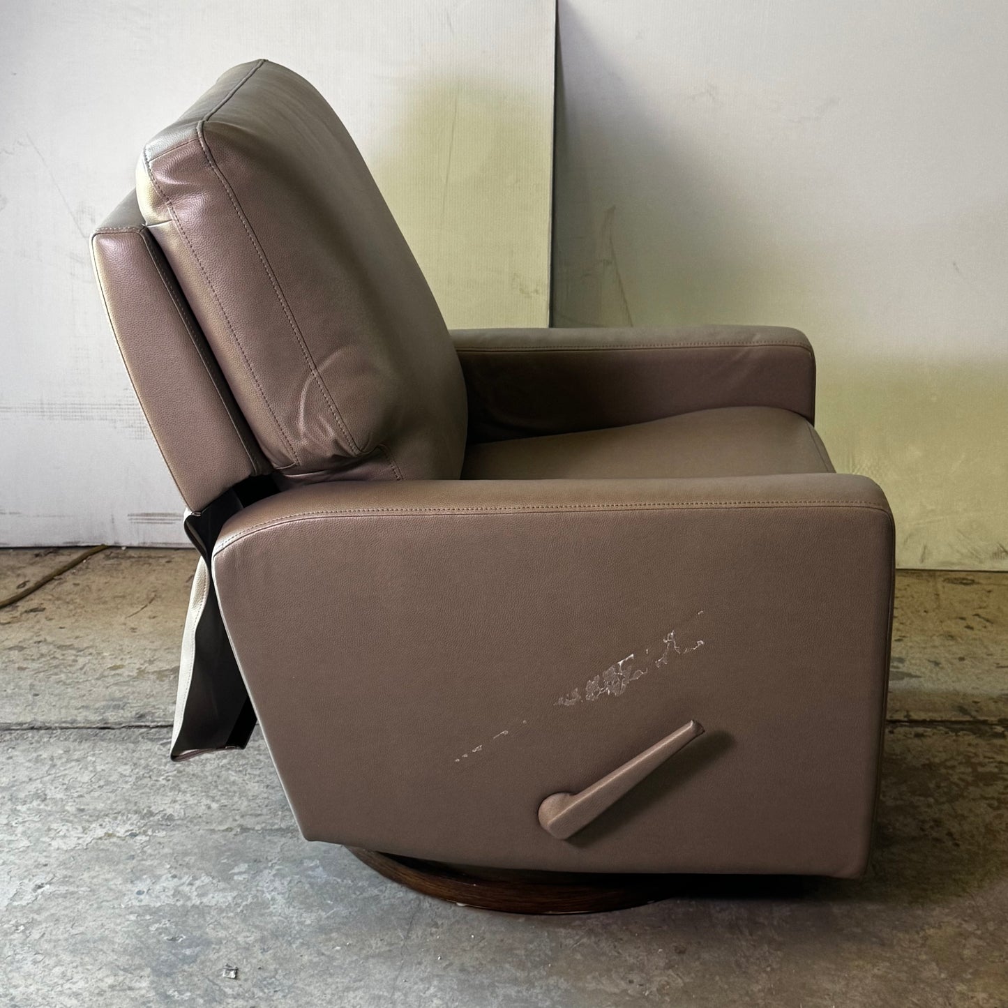 Modern Manual Recliner Chair Light Brown (New Other, Minor Damage)