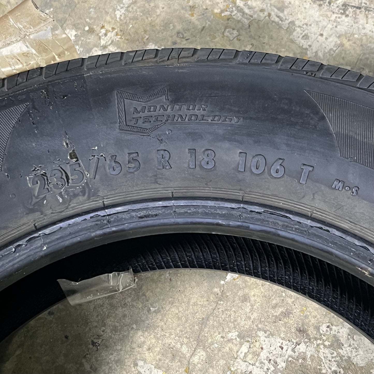 GENERAL All-Season Touring Tire Sz 235/65R18 106T Black ALTIMAX RT43 (Used)
