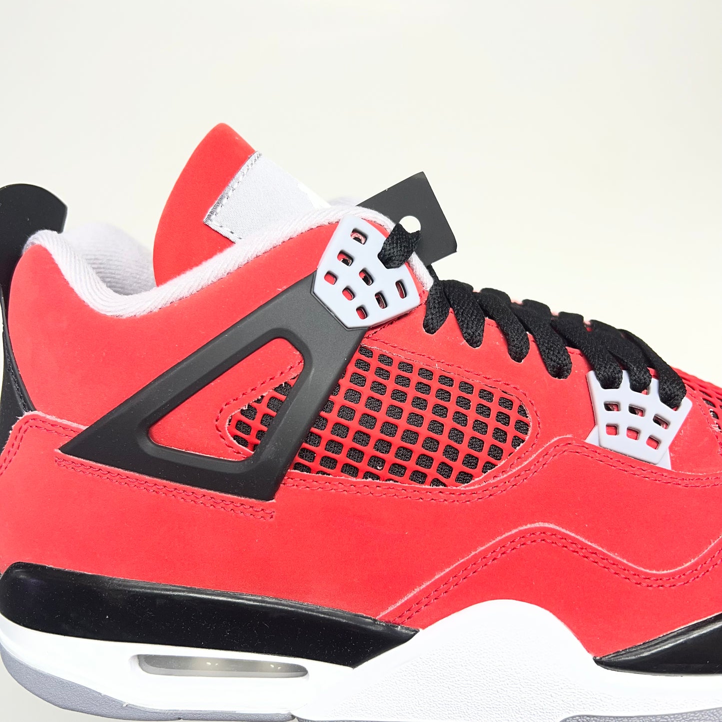 AIR JORDAN 4 Retro Toro Bravo 2026 Men's Sz 11 Fire Red/White/Black FQ8138 600