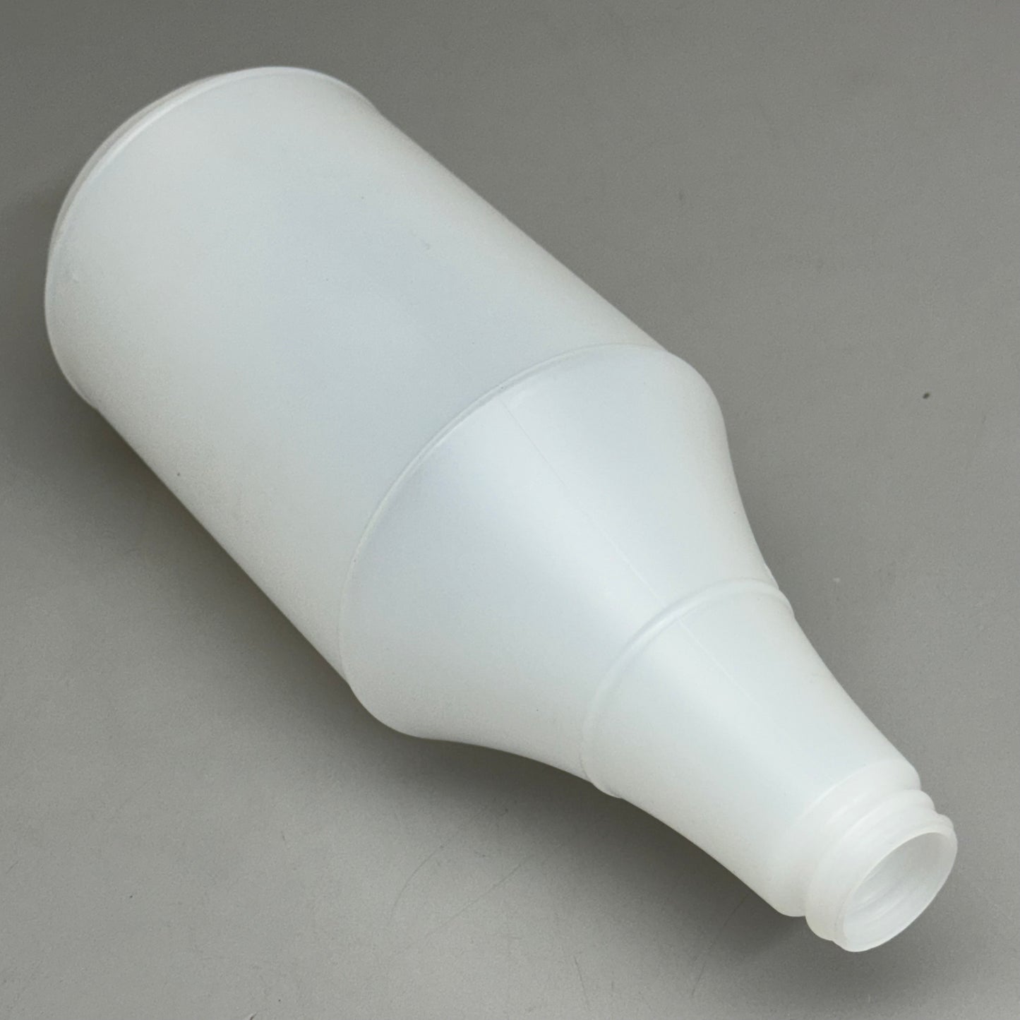 24PK Plastic Spray Bottle 24oz 8.25" White