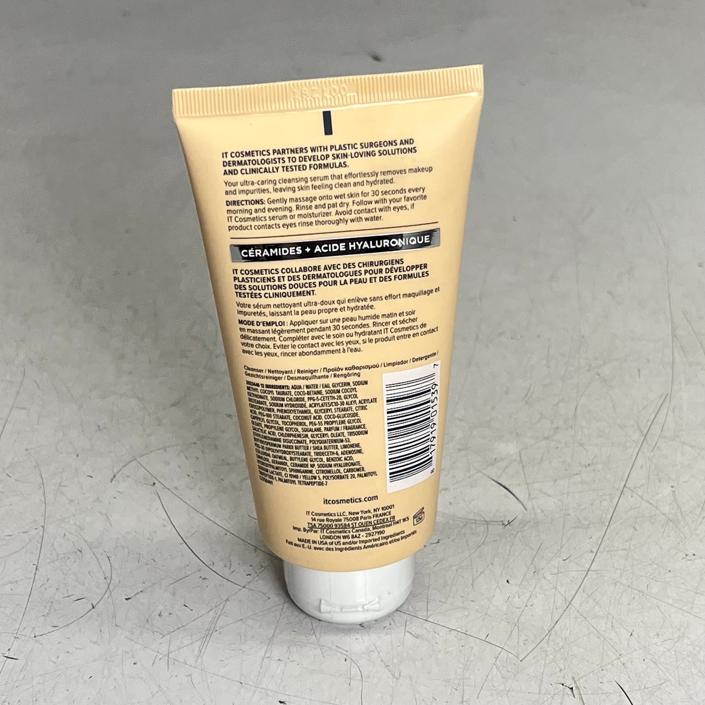 IT COSMETICS Confidence in a Cleanser Ceramides + Hyaluronic Acid 5 us fl oz