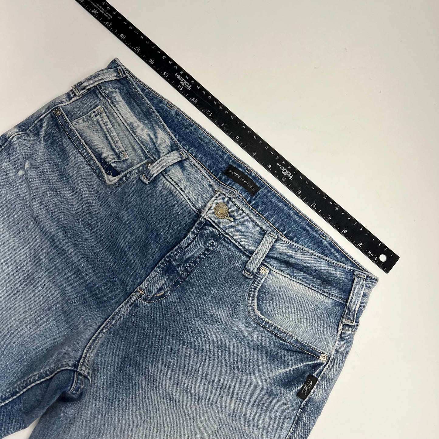 SILVER JEANS CO Elyse Curvy Fit Mid Rise Straight Leg Women's Sz 32/29 Indigo