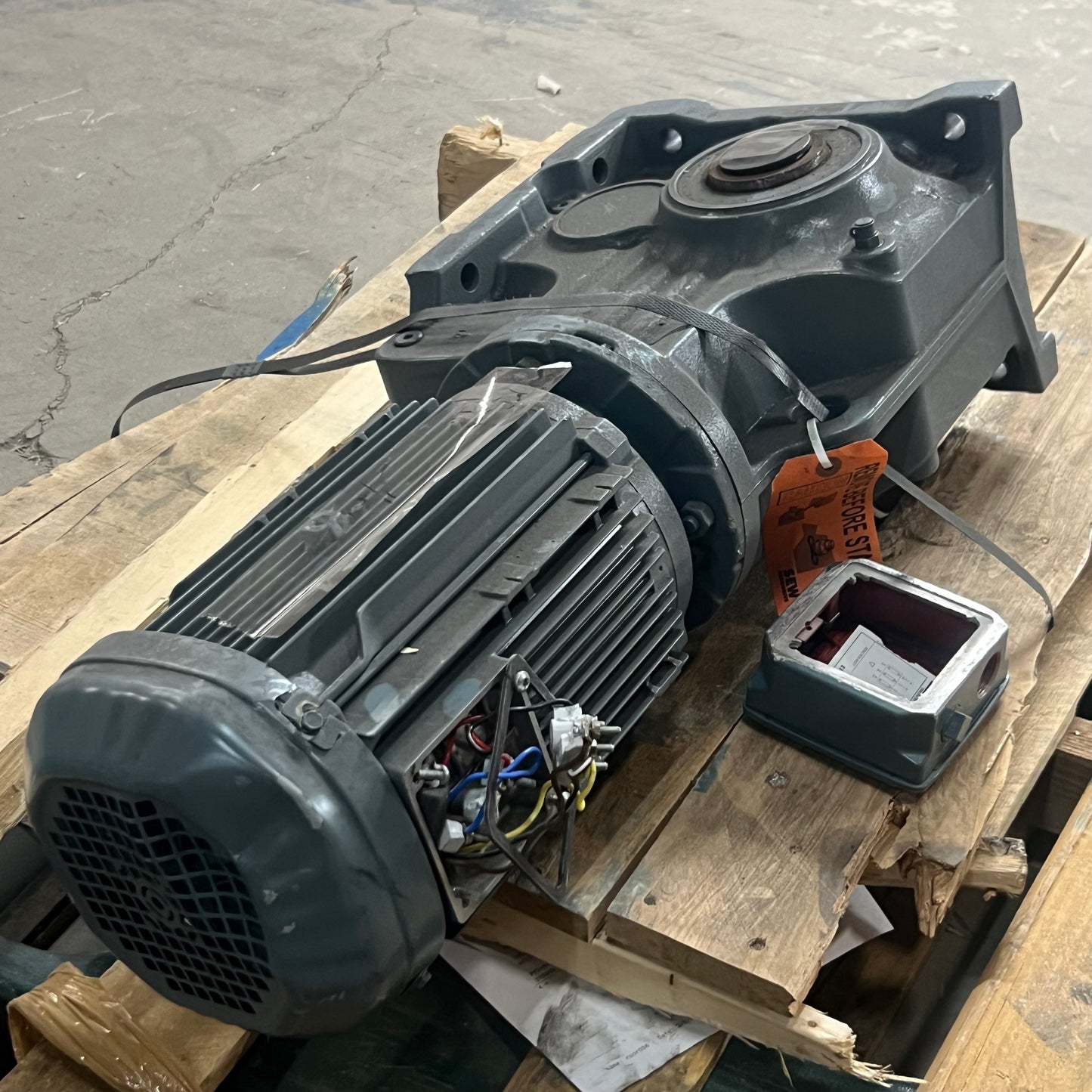 SEW-EURODRIVE Inline Motor with Gear Box Type: KA77B/A