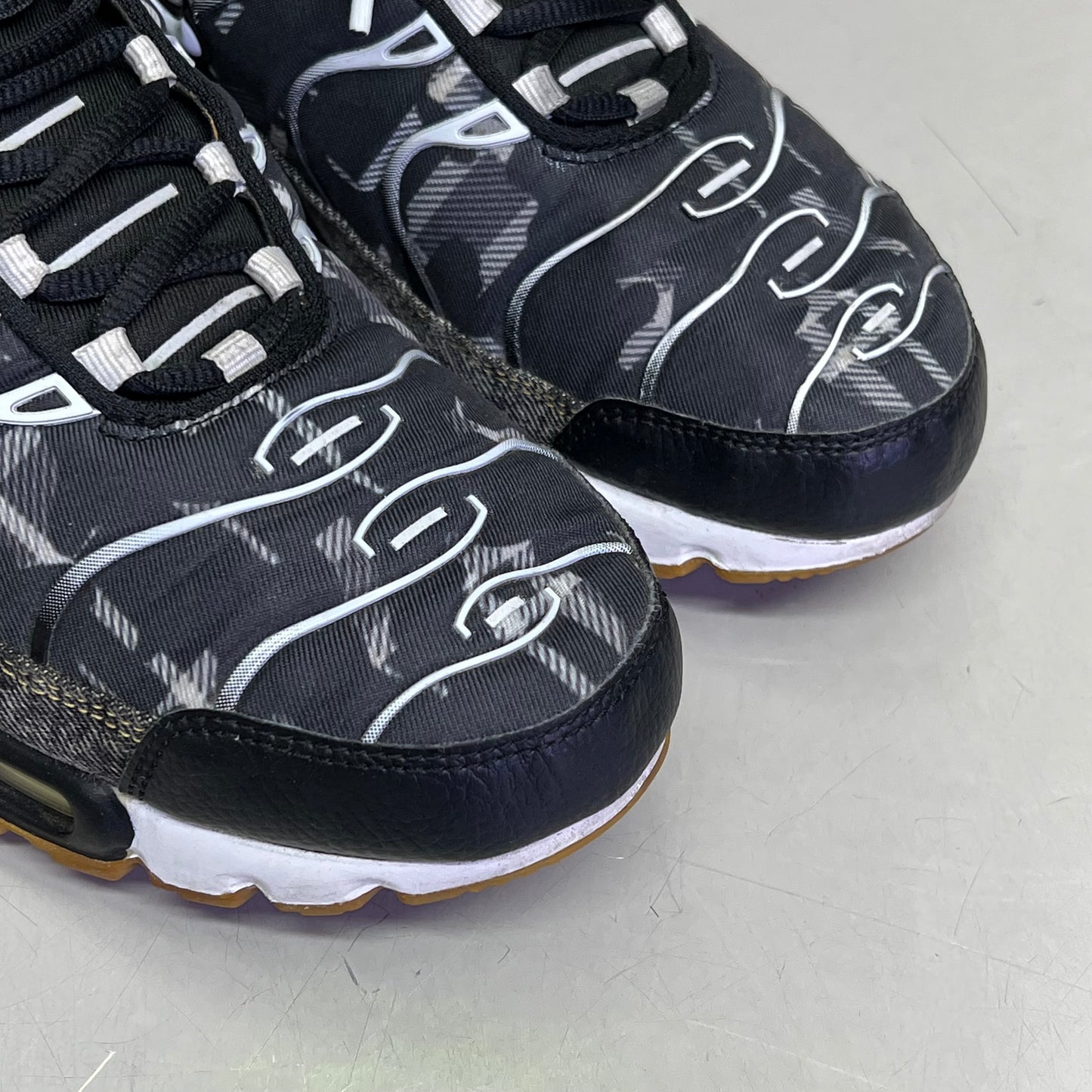 NIKE Air Max Plus SE Remix Pack Sneaker Men's Sz 11 (Pre-Owned)