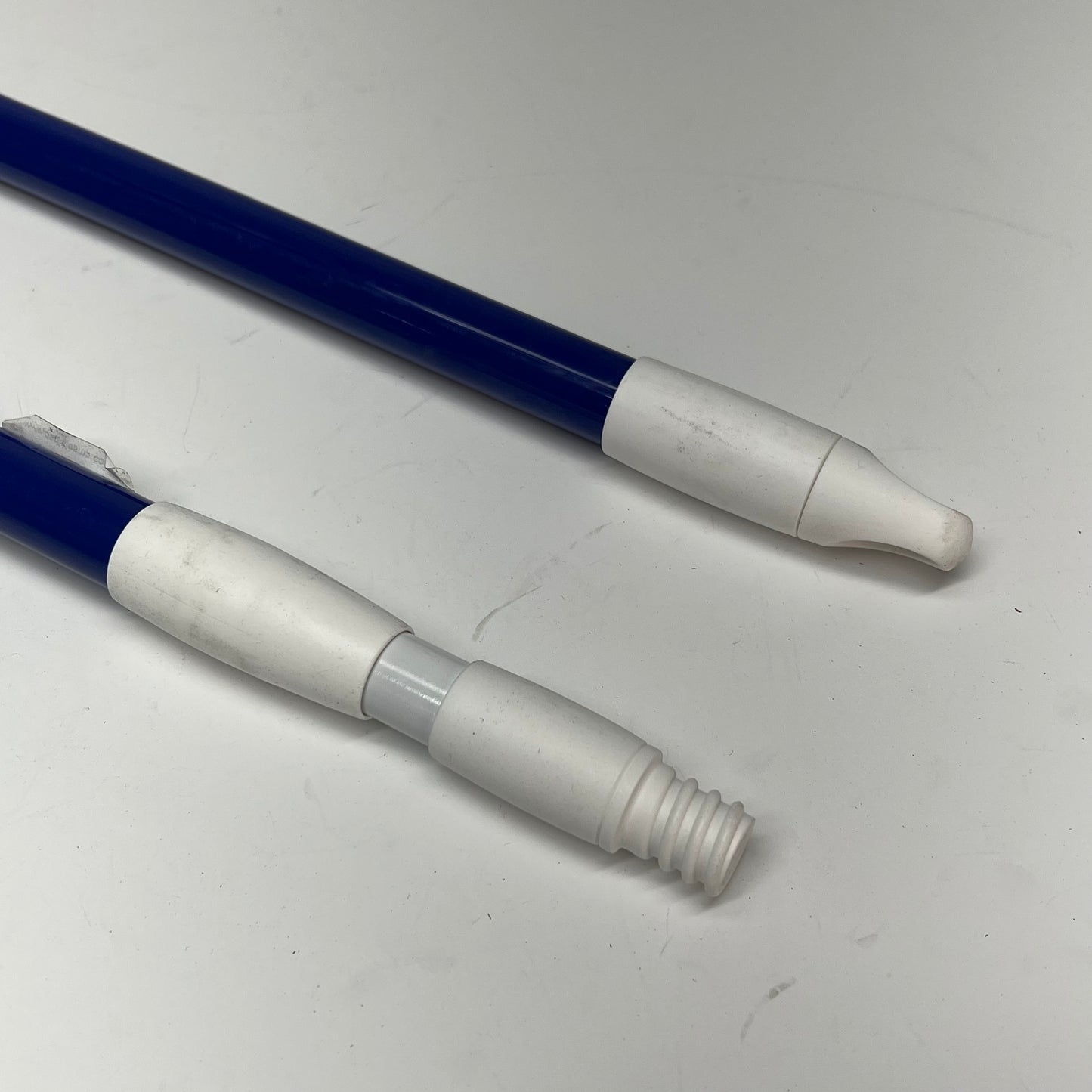 ZA@ CARLISLE (2 PACK) Metal Telescopic Handle for High Access Cleaning 34" Royal Blue 36545000