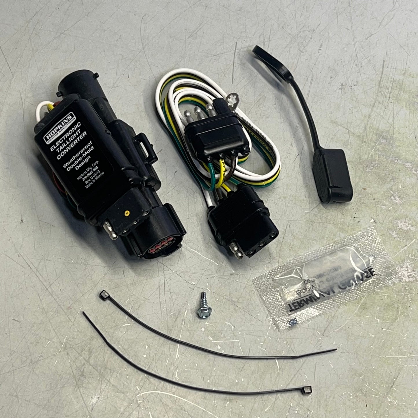 HOPKINS Towing Solutions Trailer Wire Harness 4 Flat 2.1 Amp Black 40215