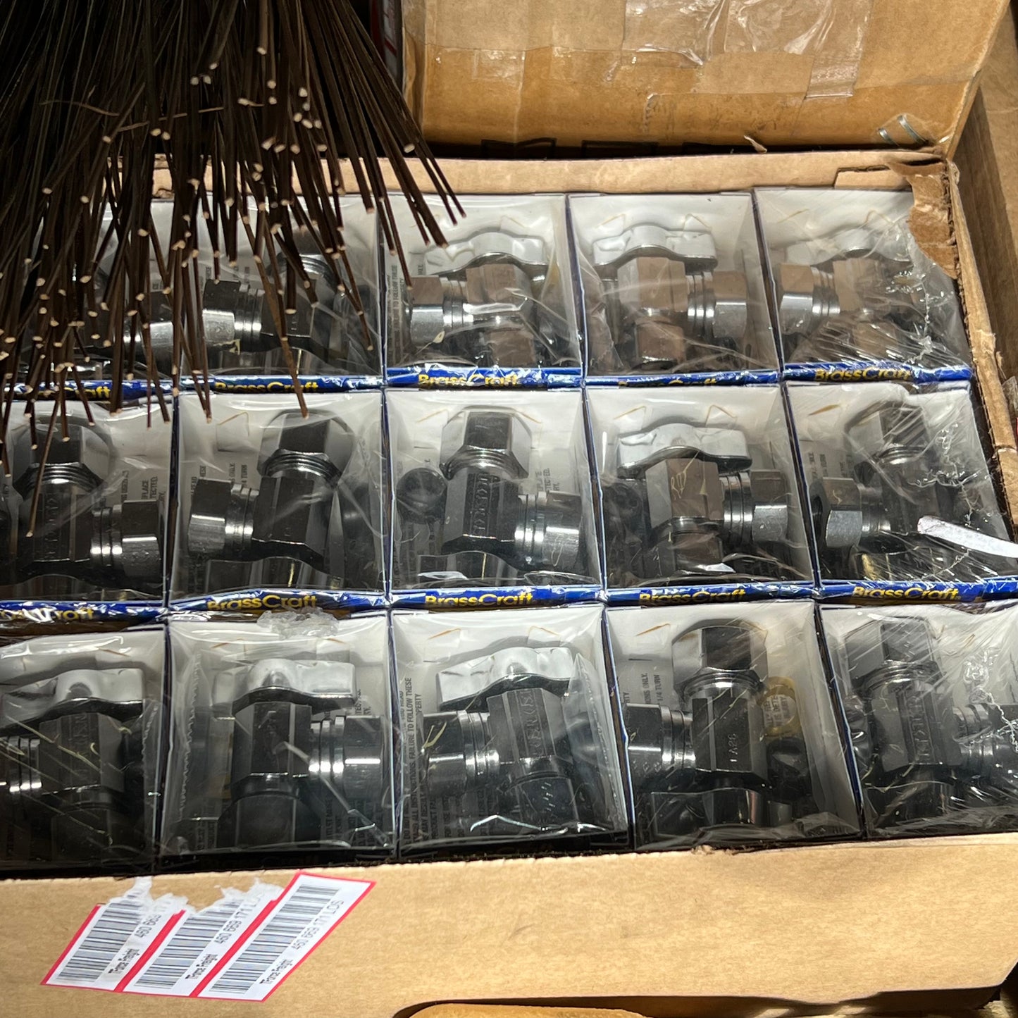 ZA@ Pallet of MIXED Plumbing Hardware, O-rings, Tattoo Tubes, Pool Step, Toilet Seats & More!!!! (AS-IS)