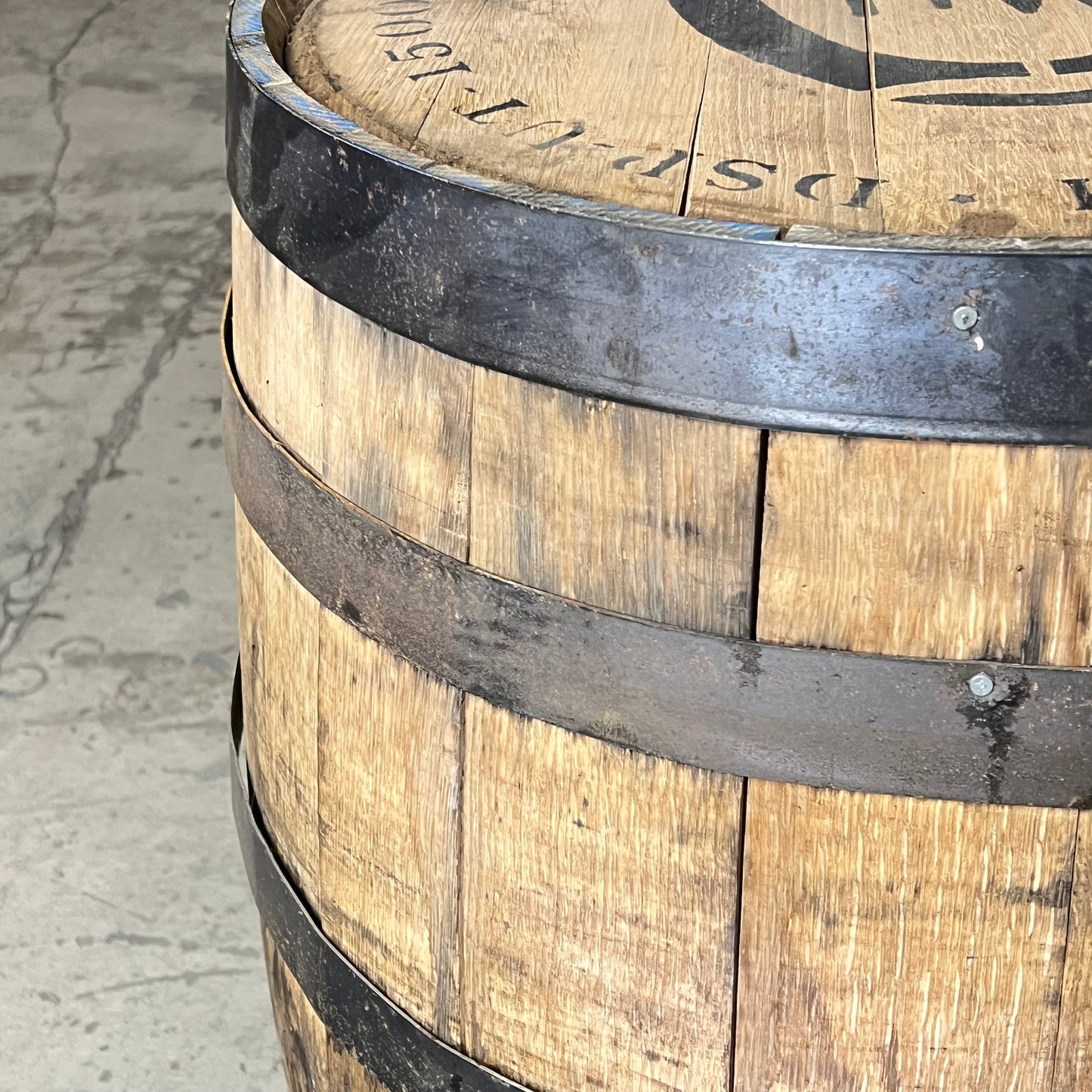 ZA@ HIGH WEST DISTILLERY Wooden Whiskey Barrel  30 Ga 35"x22"x22" Brown (Used)