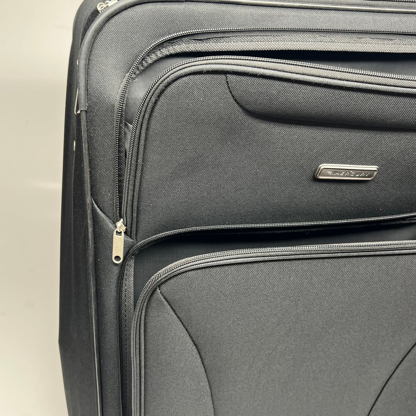 ZA@ MERCURY LUGGAGE Value Spinner Upright Durable Light Weight Luggage Bag 28" Black MRC02172 (As-Is)