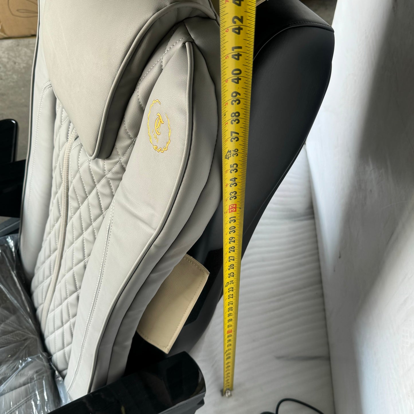 SNE Pedicure Spa Tub Sz 51" L x 46" W x 42" H, (3 Boxes) Light Grey SNE 201