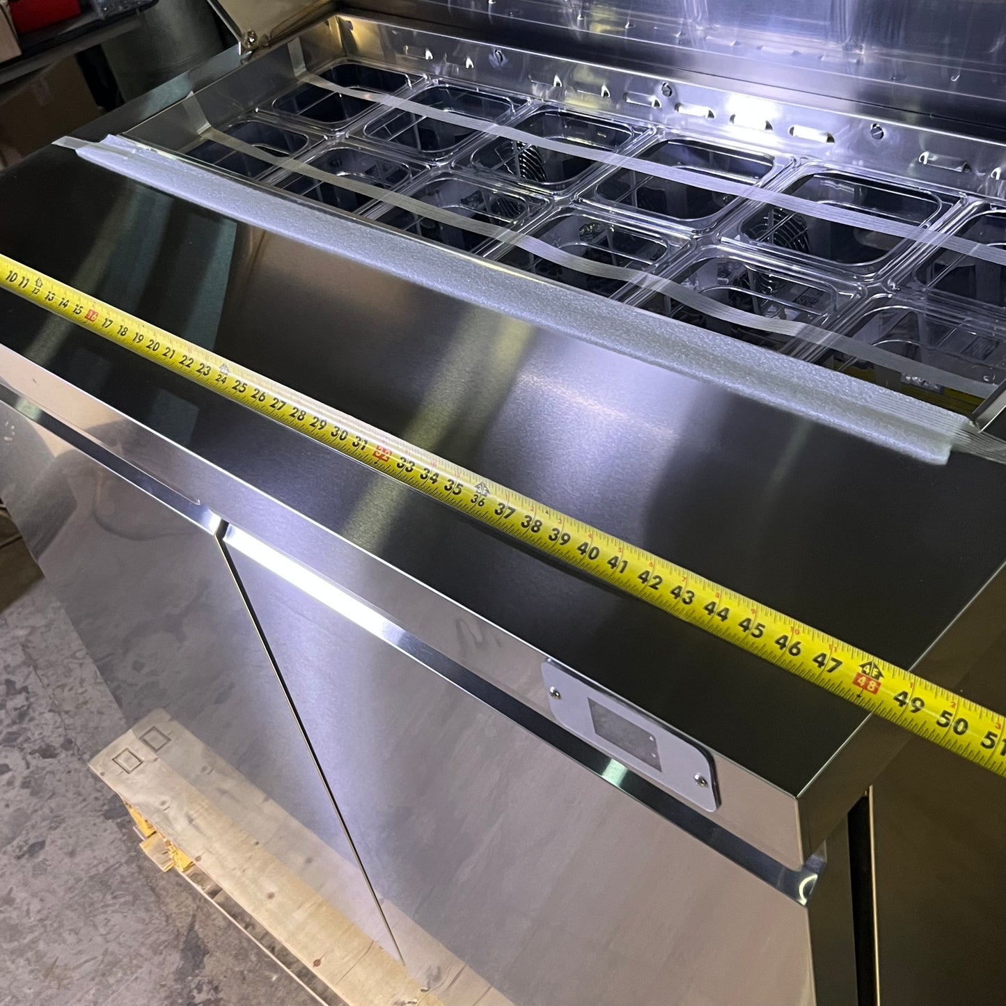 ZA@ VEVOR Commercial Refrigerator, Sandwich Prep Refrigerated Table 48.5"W x 30.5"L x 40.5"H, TSSP48 (New Other, Minor Cosmetic Damage)