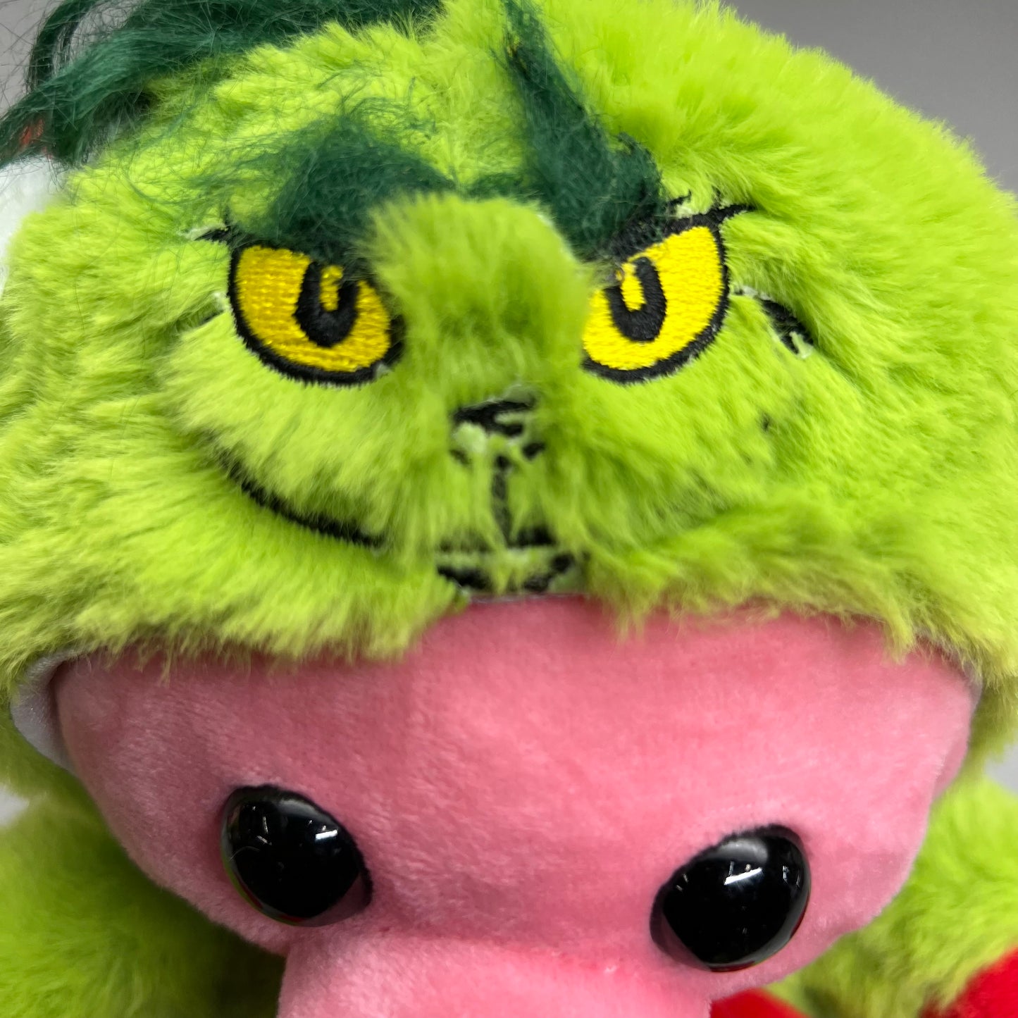 PEEK A BOO TOYS Pig / Grinch Stuffed Animal Green/ Pink XMASDIS30