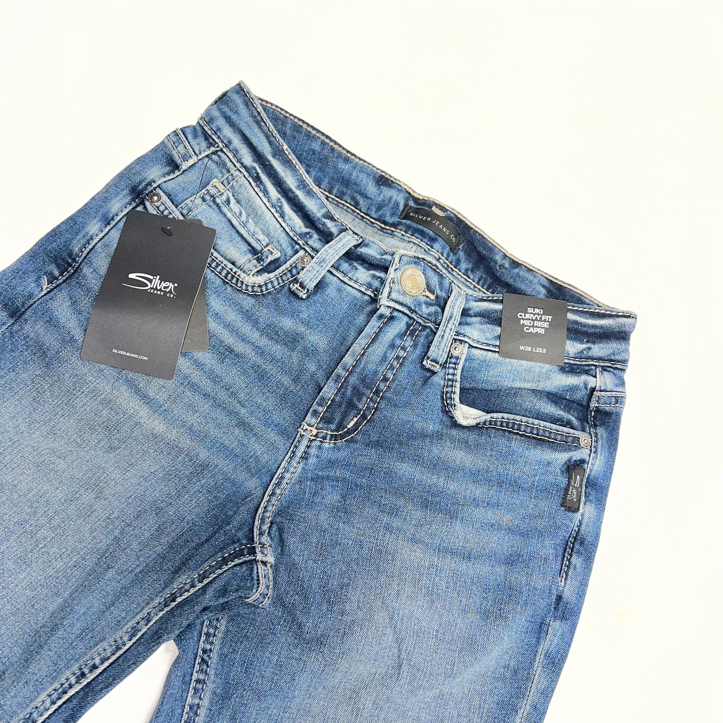 SILVER JEANS CO Suki Curvy Fit Mid Rise Capri Women's Sz 26/23.5 Medium Wash
