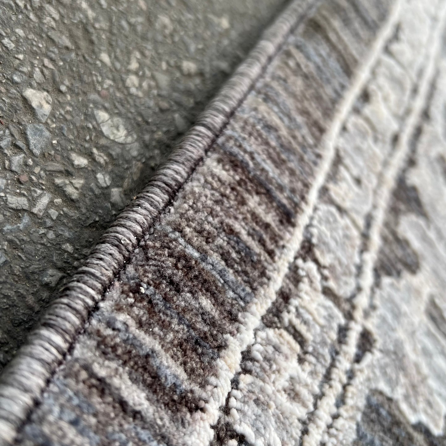 ZA@ NOURISON & HOME Dawn Area Floral Diamond Design  7'x9' Light Grey/Charcoal DAW02 CHARC (Return - Damaged/Dirty Outer Edge)