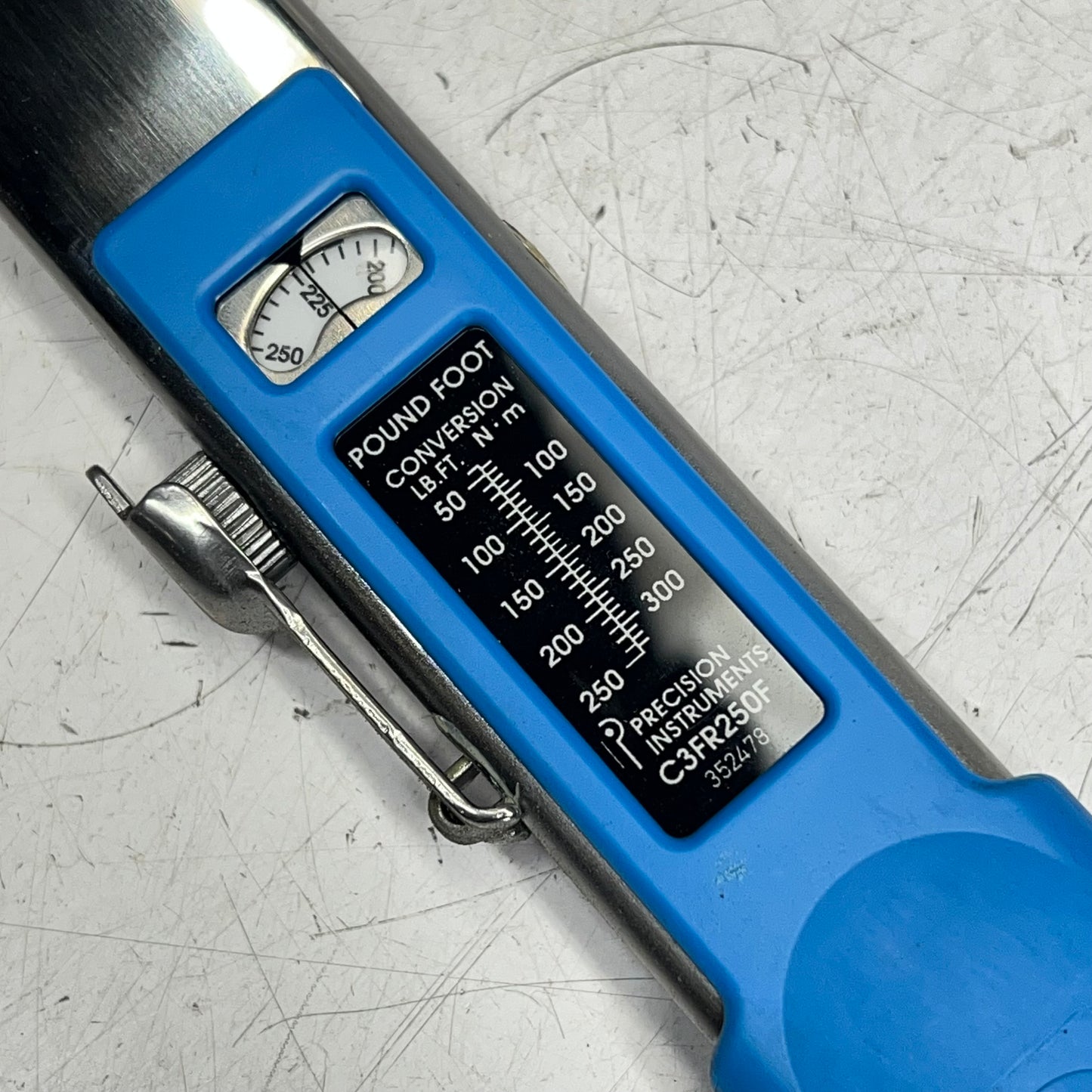 PRECISION INSUTRMENTS  Drive Split-beam Click Wrench 12" - 250 Blue C3FR250F