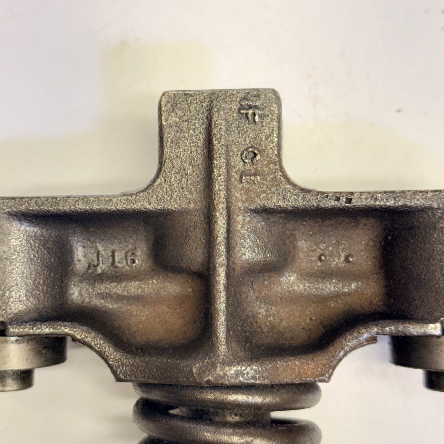 ZA@ EMD Valve Bridge & Lash Adjuster Electro Motive Diesel 40145929UX (New-Other)