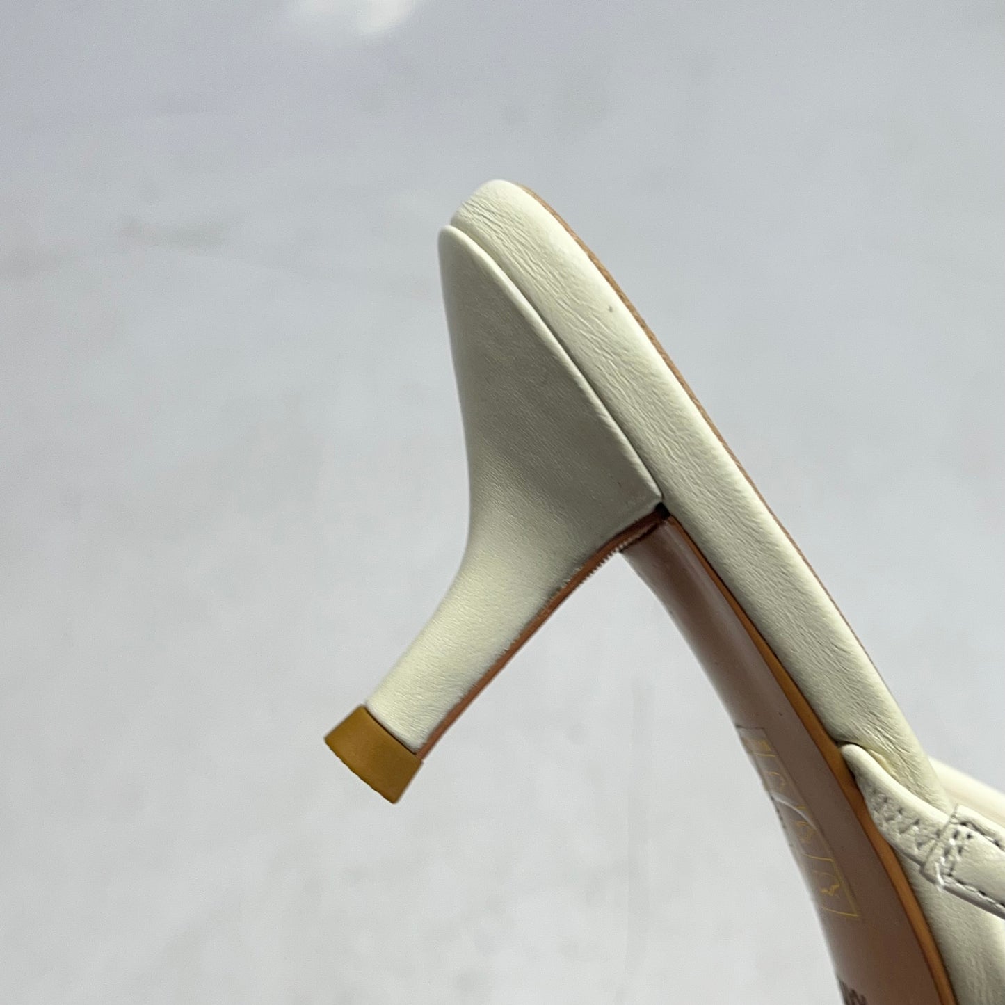 RAYE Rene Sandal Leather Slip-on Kitten Heel Women's Sz 9 Crème (As-Is)
