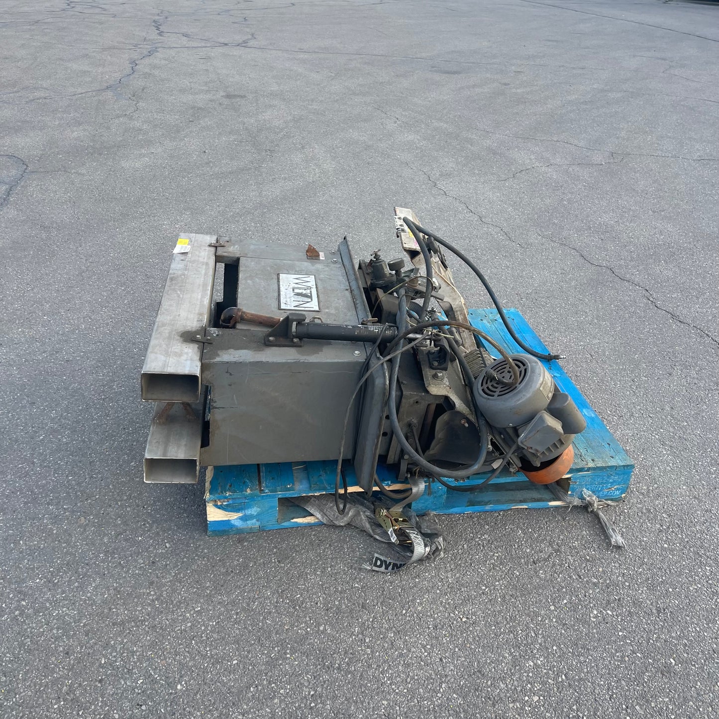 ZA@ Pallet of WILTON Horizontal Metalworking Band Saw 5634001 (AS-IS)