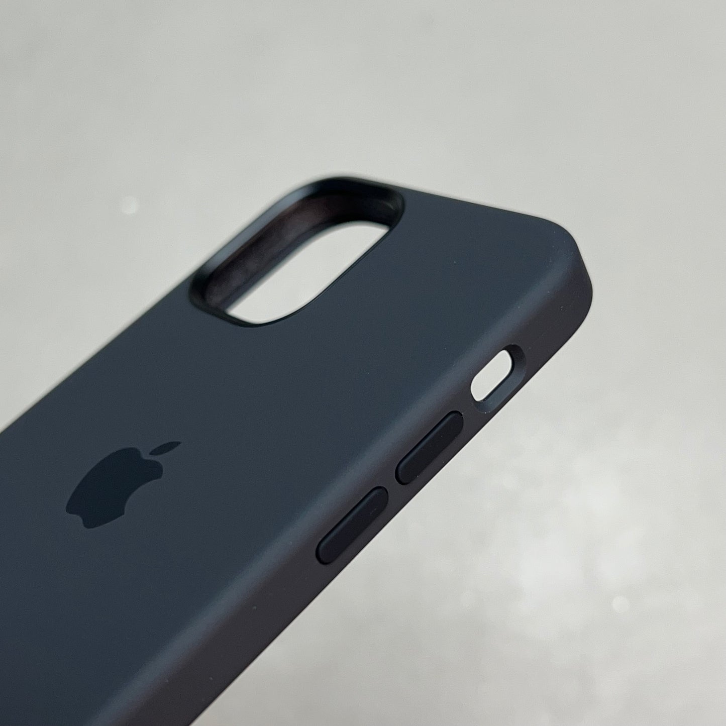 APPLE iPhone 12 Mini Silicone Case W/ MagSafe Black MHKX32M/A (Return)